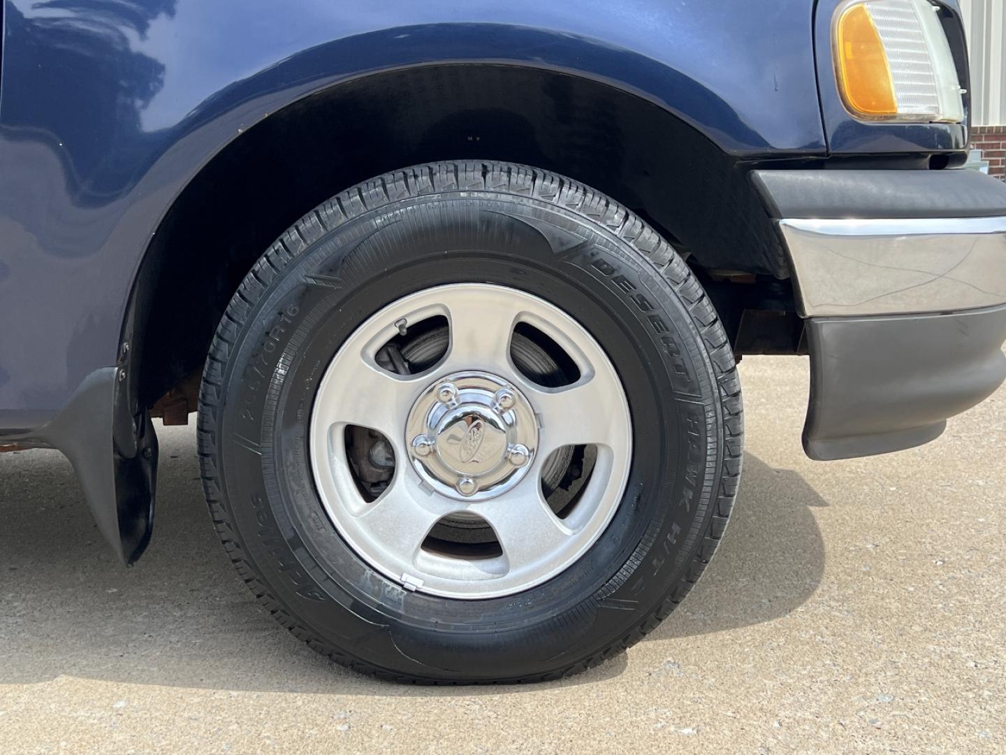 2002 BLUE /Gray Cloth Ford F-150 XLT Flareside 2WD (2FTRF07252C) with an 4.2L V6 engine, Automatic transmission, located at 2990 Old Orchard Rd., Jackson, MO, 63755, 37.354214, -89.612106 - 2002 Ford F-150 XLT 114xxx miles Rear Wheel Drive 4.2L V6 Automatic Cruise Power Windows/Locks/Mirrors We have financing available and we accept trades! Fill out a credit application on our website or come by today! If you have any questions, give us a call at (573) 204-7777 or visit our web - Photo#28