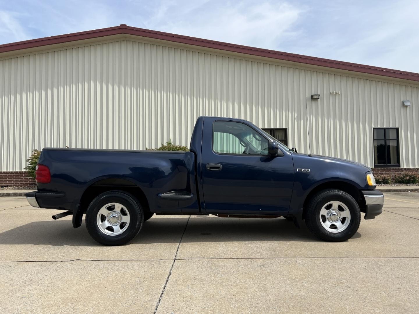 2002 BLUE /Gray Cloth Ford F-150 XLT Flareside 2WD (2FTRF07252C) with an 4.2L V6 engine, Automatic transmission, located at 2990 Old Orchard Rd., Jackson, MO, 63755, 37.354214, -89.612106 - 2002 Ford F-150 XLT 114xxx miles Rear Wheel Drive 4.2L V6 Automatic Cruise Power Windows/Locks/Mirrors We have financing available and we accept trades! Fill out a credit application on our website or come by today! If you have any questions, give us a call at (573) 204-7777 or visit our web - Photo#4