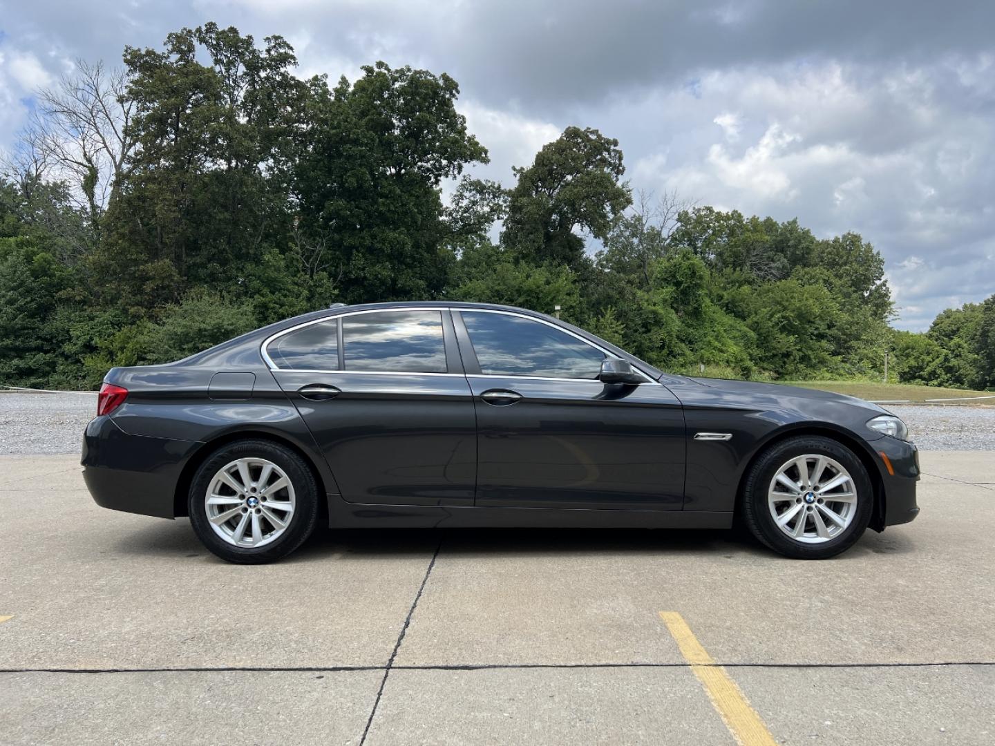 2014 GRAY /Black Leather BMW 5-Series 528i xDrive (WBA5A7C59ED) with an 2.0L 4 Cyl. engine, Automatic transmission, located at 506 S. Kingshighway, Cape Girardeau, MO, 63703, (573) 235-5000, 37.294991, -89.553635 - 2014 BMW 5-Series 528i xDrive Only 54xxx miles All Wheel Drive 2.0L 4 Cyl. Automatic Leather Navigation Backup Camera Power/Heated Seats Sunroof Bluetooth Cruise Power Windows/Locks/Mirrors We have financing available and we accept trades! Fill out a credit application on our website or - Photo#9