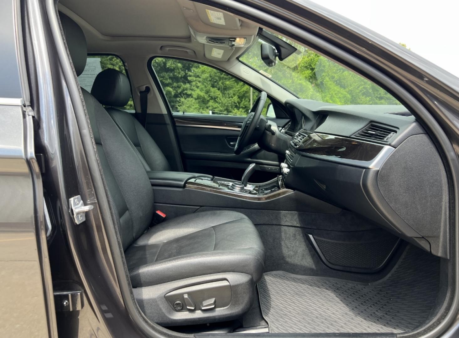 2014 GRAY /Black Leather BMW 5-Series 528i xDrive (WBA5A7C59ED) with an 2.0L 4 Cyl. engine, Automatic transmission, located at 506 S. Kingshighway, Cape Girardeau, MO, 63703, (573) 235-5000, 37.294991, -89.553635 - 2014 BMW 5-Series 528i xDrive Only 54xxx miles All Wheel Drive 2.0L 4 Cyl. Automatic Leather Navigation Backup Camera Power/Heated Seats Sunroof Bluetooth Cruise Power Windows/Locks/Mirrors We have financing available and we accept trades! Fill out a credit application on our website or - Photo#17