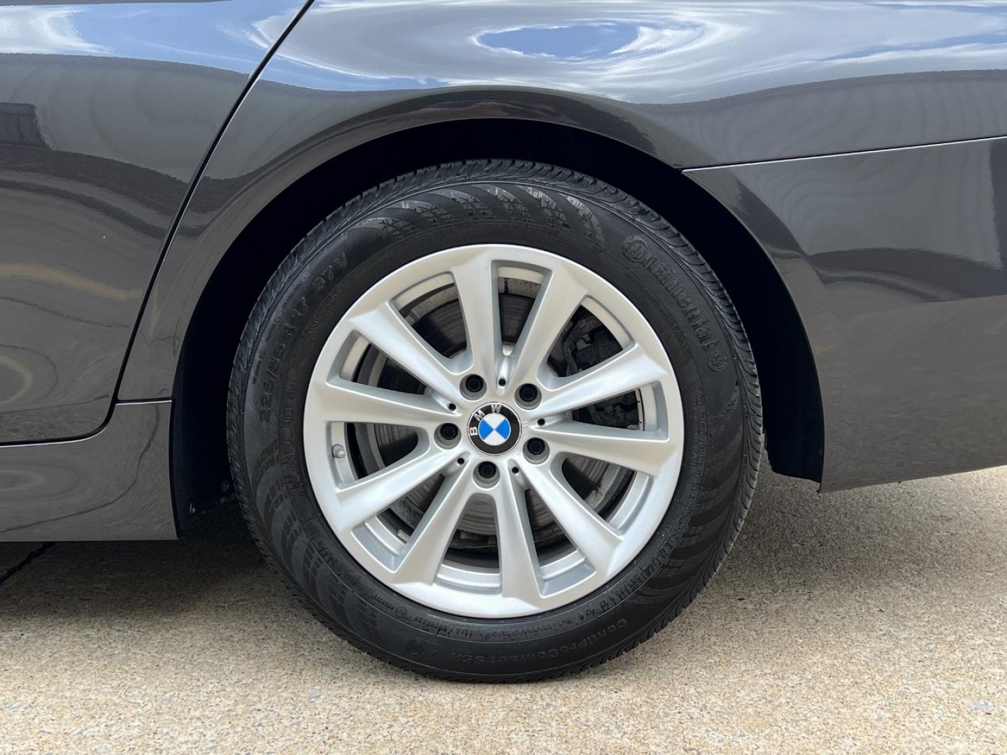 2014 GRAY /Black Leather BMW 5-Series 528i xDrive (WBA5A7C59ED) with an 2.0L 4 Cyl. engine, Automatic transmission, located at 506 S. Kingshighway, Cape Girardeau, MO, 63703, (573) 235-5000, 37.294991, -89.553635 - 2014 BMW 5-Series 528i xDrive Only 54xxx miles All Wheel Drive 2.0L 4 Cyl. Automatic Leather Navigation Backup Camera Power/Heated Seats Sunroof Bluetooth Cruise Power Windows/Locks/Mirrors We have financing available and we accept trades! Fill out a credit application on our website or - Photo#37