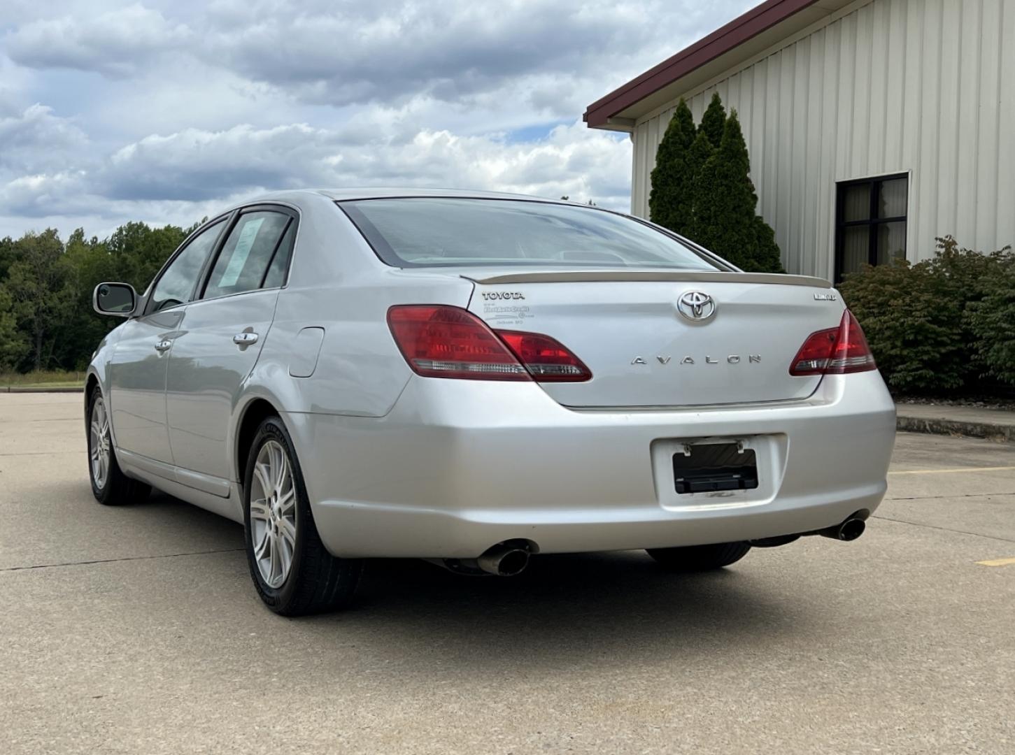 2008 GOLD /Gray Leather Toyota Avalon Limited (4T1BK36B98U) with an 3.5L V6 engine, Automatic transmission, located at 2990 Old Orchard Rd., Jackson, MO, 63755, 37.354214, -89.612106 - 2008 Toyota Avalon Limited 1-Owner 138xxx miles Front Wheel Drive 3.5L V6 Automatic Leather Power/Heated/Cooled Seats Sunroof Cruise Power Windows/Locks/Mirrors We have financing available and we accept trades! Fill out a credit application on our website or come by today! If you have an - Photo#9