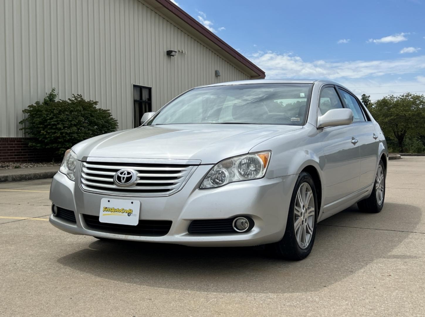 2008 GOLD /Gray Leather Toyota Avalon Limited (4T1BK36B98U) with an 3.5L V6 engine, Automatic transmission, located at 2990 Old Orchard Rd., Jackson, MO, 63755, 37.354214, -89.612106 - 2008 Toyota Avalon Limited 1-Owner 138xxx miles Front Wheel Drive 3.5L V6 Automatic Leather Power/Heated/Cooled Seats Sunroof Cruise Power Windows/Locks/Mirrors We have financing available and we accept trades! Fill out a credit application on our website or come by today! If you have an - Photo#5