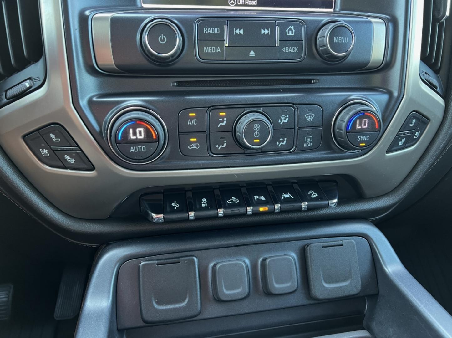 2018 GRAY /Black Leather GMC Sierra 1500 Denali Crew Cab Long Box 4WD (3GTU2PEC0JG) with an 5.3L V8 engine, Automatic transmission, located at 506 S. Kingshighway, Cape Girardeau, MO, 63703, (573) 235-5000, 37.294991, -89.553635 - 2018 GMC Sierra 1500 Denali 165xxx miles 4x4 5.3L V8 Automatic Leather New Tires Navigation Power/Heated/Cooled Seats Heated Steering Wheel Backup Camera Bluetooth Remote Start Cruise Power Windows/Locks/Mirrors We have financing available and we accept trades! Fill out a credit appli - Photo#5