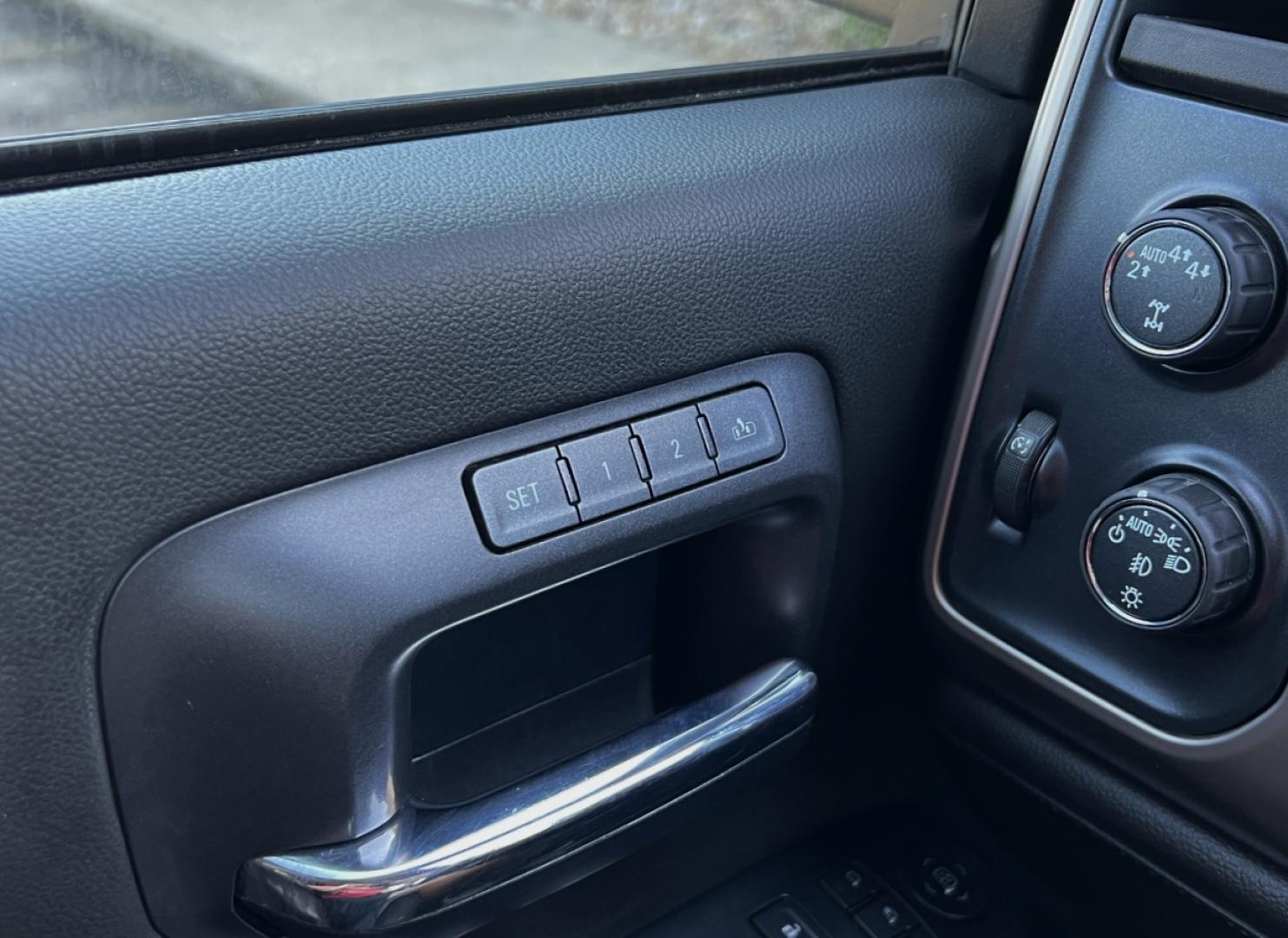 2018 GRAY /Black Leather GMC Sierra 1500 Denali Crew Cab Long Box 4WD (3GTU2PEC0JG) with an 5.3L V8 engine, Automatic transmission, located at 506 S. Kingshighway, Cape Girardeau, MO, 63703, (573) 235-5000, 37.294991, -89.553635 - 2018 GMC Sierra 1500 Denali 165xxx miles 4x4 5.3L V8 Automatic Leather New Tires Navigation Power/Heated/Cooled Seats Heated Steering Wheel Backup Camera Bluetooth Remote Start Cruise Power Windows/Locks/Mirrors We have financing available and we accept trades! Fill out a credit appli - Photo#26