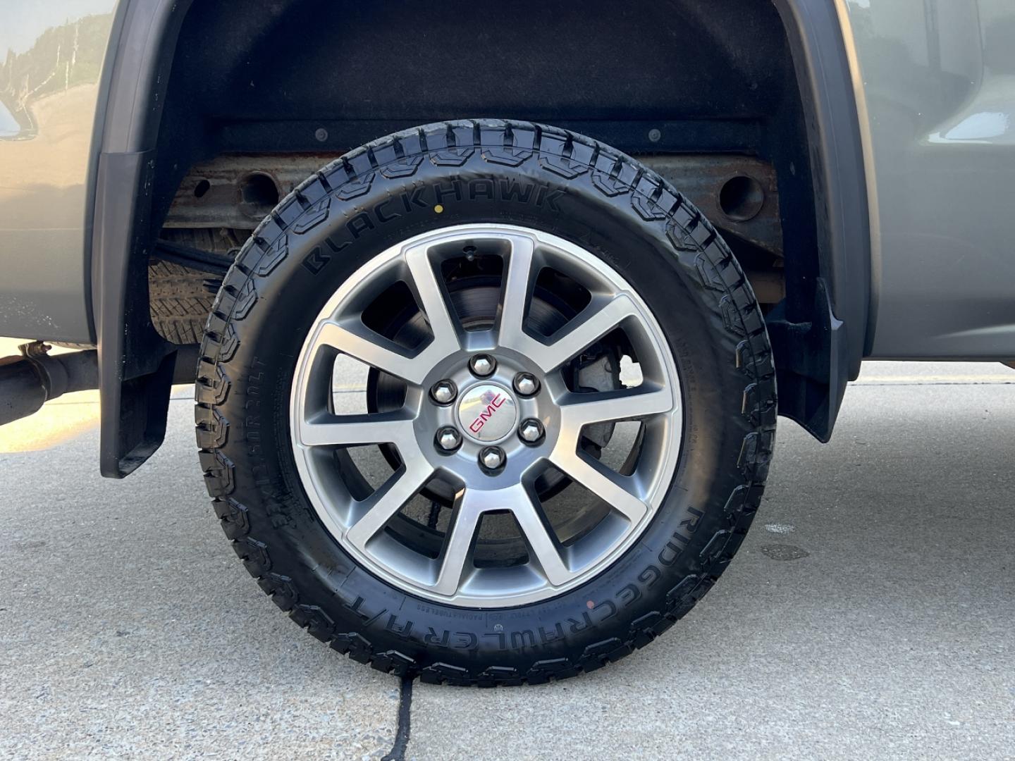 2018 GRAY /Black Leather GMC Sierra 1500 Denali Crew Cab Long Box 4WD (3GTU2PEC0JG) with an 5.3L V8 engine, Automatic transmission, located at 506 S. Kingshighway, Cape Girardeau, MO, 63703, (573) 235-5000, 37.294991, -89.553635 - 2018 GMC Sierra 1500 Denali 165xxx miles 4x4 5.3L V8 Automatic Leather New Tires Navigation Power/Heated/Cooled Seats Heated Steering Wheel Backup Camera Bluetooth Remote Start Cruise Power Windows/Locks/Mirrors We have financing available and we accept trades! Fill out a credit appli - Photo#35