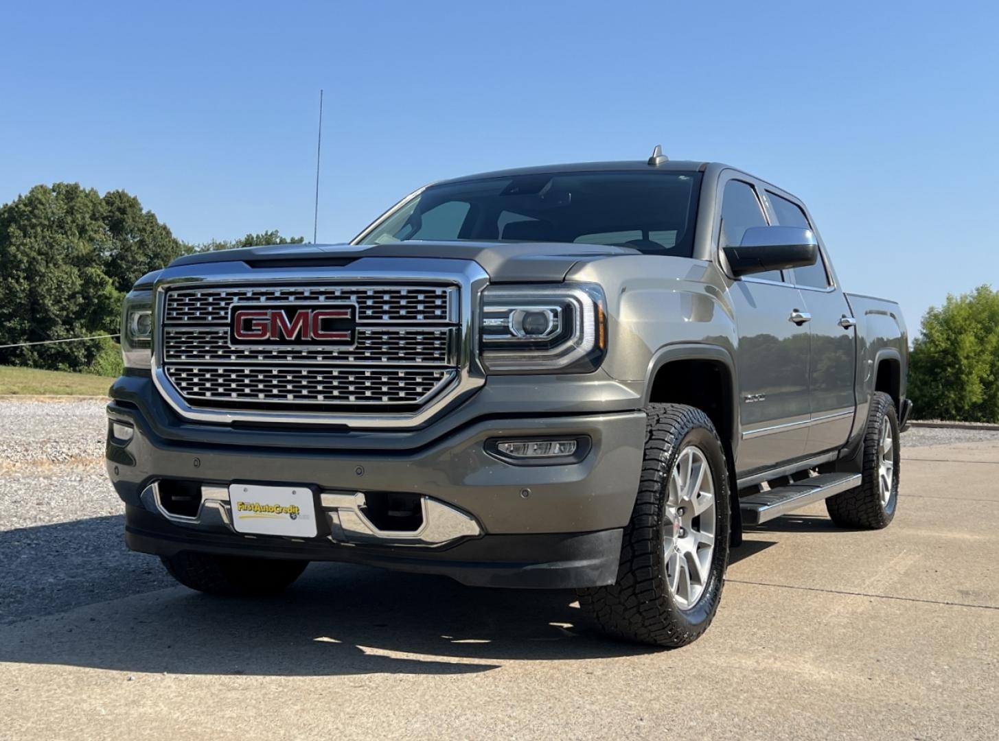 2018 GRAY /Black Leather GMC Sierra 1500 Denali Crew Cab Long Box 4WD (3GTU2PEC0JG) with an 5.3L V8 engine, Automatic transmission, located at 506 S. Kingshighway, Cape Girardeau, MO, 63703, (573) 235-5000, 37.294991, -89.553635 - 2018 GMC Sierra 1500 Denali 165xxx miles 4x4 5.3L V8 Automatic Leather New Tires Navigation Power/Heated/Cooled Seats Heated Steering Wheel Backup Camera Bluetooth Remote Start Cruise Power Windows/Locks/Mirrors We have financing available and we accept trades! Fill out a credit appli - Photo#7
