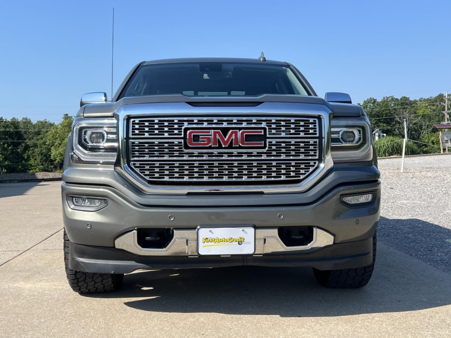 2018 GRAY /Black Leather GMC Sierra 1500 Denali Crew Cab Long Box 4WD (3GTU2PEC0JG) with an 5.3L V8 engine, Automatic transmission, located at 506 S. Kingshighway, Cape Girardeau, MO, 63703, (573) 235-5000, 37.294991, -89.553635 - 2018 GMC Sierra 1500 Denali 165xxx miles 4x4 5.3L V8 Automatic Leather New Tires Navigation Power/Heated/Cooled Seats Heated Steering Wheel Backup Camera Bluetooth Remote Start Cruise Power Windows/Locks/Mirrors We have financing available and we accept trades! Fill out a credit appli - Photo#12