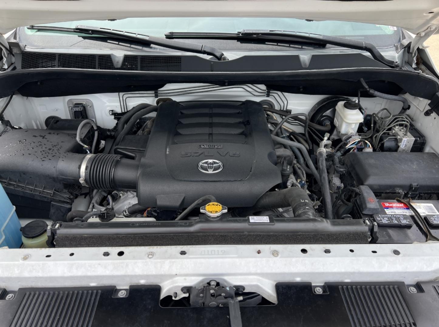 2017 WHITE /Black Cloth Toyota Tundra SR5 (5TFUW5F1XHX) with an 5.7L V8 engine, Automatic transmission, located at 2990 Old Orchard Rd., Jackson, MO, 63755, 37.354214, -89.612106 - 2017 Toyota Tundra SR5 149xxx miles 4x4 5.7L V8 Automatic 20" Wheels Backup Camera Power Driver Seat Bluetooth Cruise Power Windows/Locks/Mirrors We have financing available and we accept trades! Fill out a credit application on our website or come by today! If you have any questions, gi - Photo#33