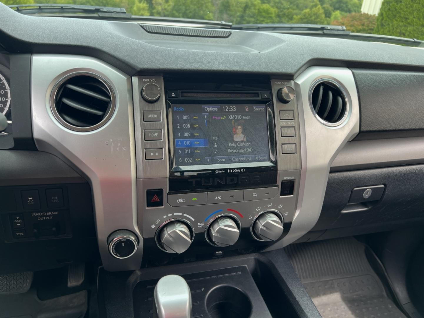 2017 WHITE /Black Cloth Toyota Tundra SR5 (5TFUW5F1XHX) with an 5.7L V8 engine, Automatic transmission, located at 2990 Old Orchard Rd., Jackson, MO, 63755, 37.354214, -89.612106 - 2017 Toyota Tundra SR5 149xxx miles 4x4 5.7L V8 Automatic 20" Wheels Backup Camera Power Driver Seat Bluetooth Cruise Power Windows/Locks/Mirrors We have financing available and we accept trades! Fill out a credit application on our website or come by today! If you have any questions, gi - Photo#24