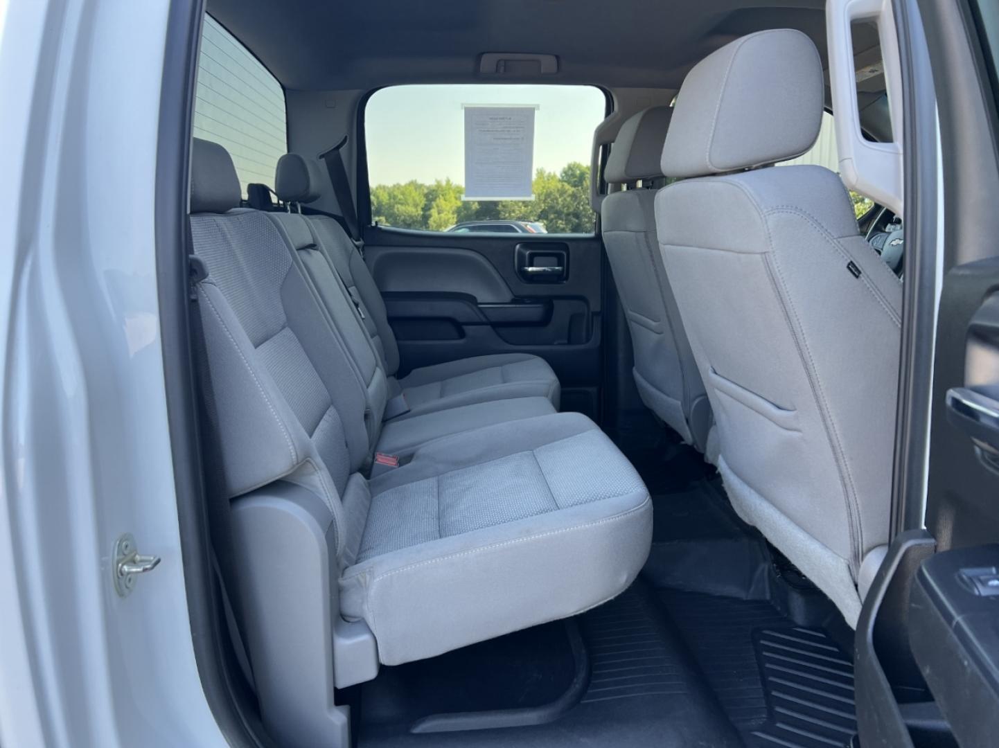2018 WHITE /Gray Cloth Chevrolet Silverado 1500 Custom Crew Cab 4WD (3GCUKPEC4JG) with an 5.3L V8 engine, Automatic transmission, located at 506 S. Kingshighway, Cape Girardeau, MO, 63703, (573) 235-5000, 37.294991, -89.553635 - 2018 Chevrolet Silverado 1500 Custom 1-Owner 137xxx miles 4x4 5.3L V8 Automatic Backup Camera Bluetooth Cruise Power Windows/Locks/Mirrors We have financing available and we accept trades! Fill out a credit application on our website or come by today! If you have any questions, give us a - Photo#16