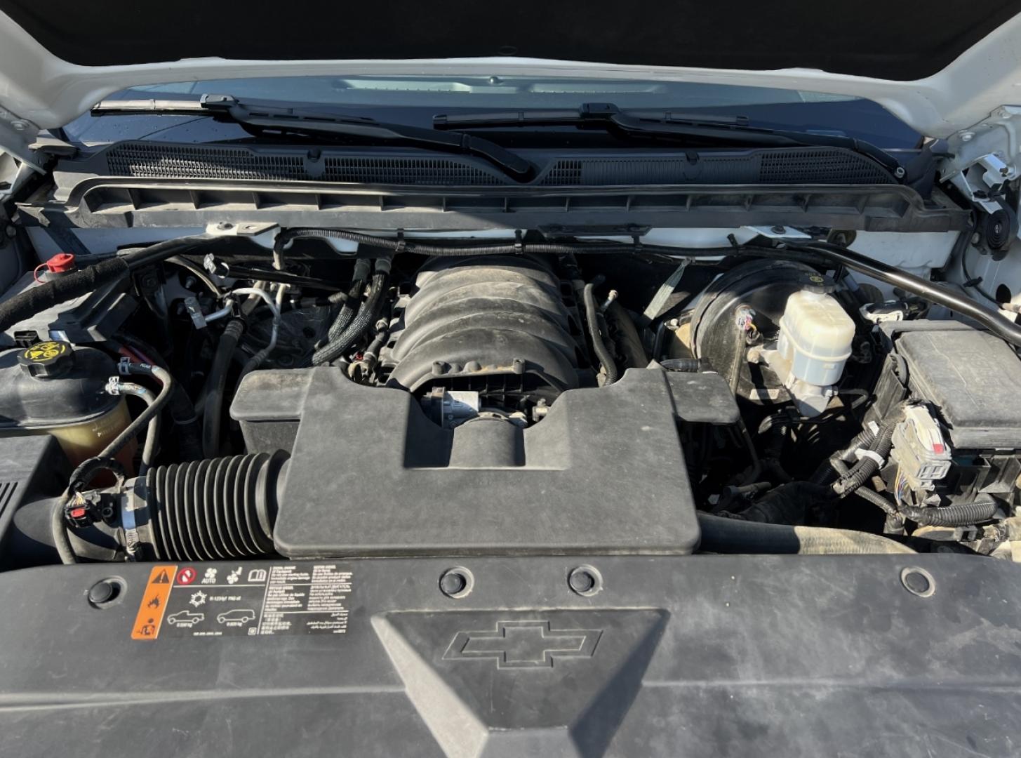 2018 WHITE /Gray Cloth Chevrolet Silverado 1500 Custom Crew Cab 4WD (3GCUKPEC4JG) with an 5.3L V8 engine, Automatic transmission, located at 506 S. Kingshighway, Cape Girardeau, MO, 63703, (573) 235-5000, 37.294991, -89.553635 - 2018 Chevrolet Silverado 1500 Custom 1-Owner 137xxx miles 4x4 5.3L V8 Automatic Backup Camera Bluetooth Cruise Power Windows/Locks/Mirrors We have financing available and we accept trades! Fill out a credit application on our website or come by today! If you have any questions, give us a - Photo#28
