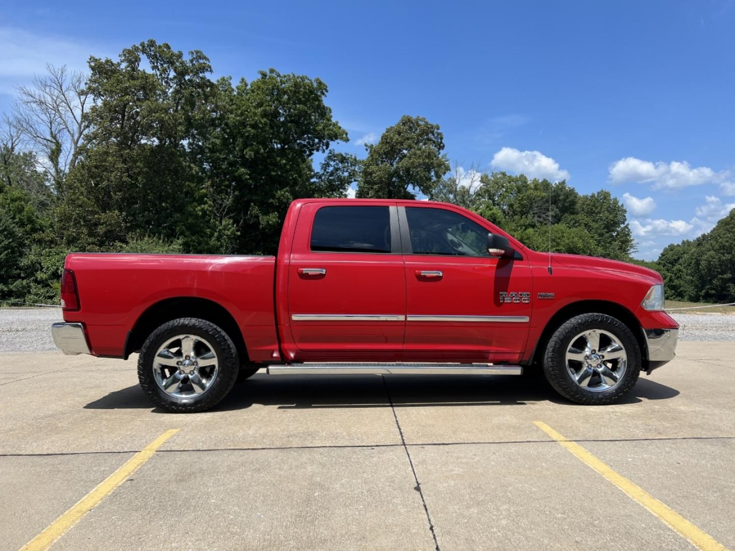 2016 RED /Gray Cloth RAM 1500 Big Horn Crew Cab 4WD (3C6RR7LT9GG) with an 5.7L V8 engine, Automatic transmission, located at 506 S. Kingshighway, Cape Girardeau, MO, 63703, (573) 235-5000, 37.294991, -89.553635 - 2016 Ram 1500 Big Horn 118xxx miles 4x4 5.7L V8 Automatic Navigation Backup Camera Power Driver Seat Bluetooth Remote Start Cruise Power Windows/Locks/Mirrors We have financing available and we accept trades! Fill out a credit application on our website or come by today! If you have any - Photo#9