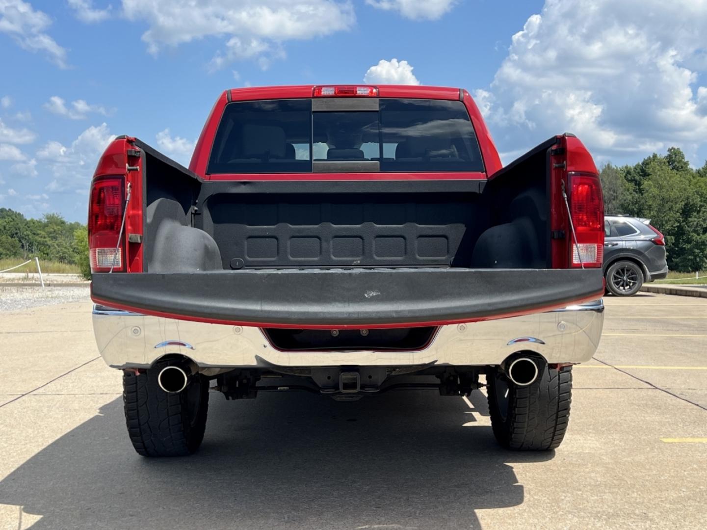 2016 RED /Gray Cloth RAM 1500 Big Horn Crew Cab 4WD (3C6RR7LT9GG) with an 5.7L V8 engine, Automatic transmission, located at 506 S. Kingshighway, Cape Girardeau, MO, 63703, (573) 235-5000, 37.294991, -89.553635 - 2016 Ram 1500 Big Horn 118xxx miles 4x4 5.7L V8 Automatic Navigation Backup Camera Power Driver Seat Bluetooth Remote Start Cruise Power Windows/Locks/Mirrors We have financing available and we accept trades! Fill out a credit application on our website or come by today! If you have any - Photo#20