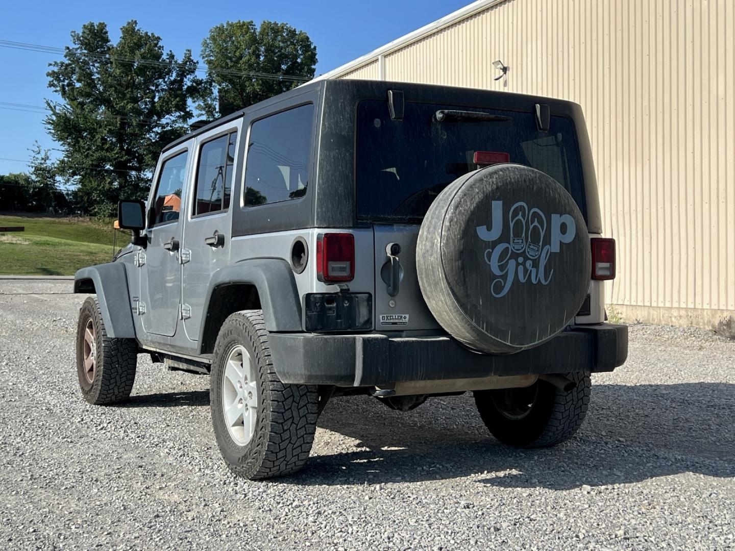 2015 GRAY /Black Cloth Jeep Wrangler Unlimited Sport 4WD (1C4BJWDG0FL) with an 3.6L V6 engine, Automatic transmission, located at 2990 Old Orchard Rd., Jackson, MO, 63755, 37.354214, -89.612106 - We have financing available and we accept trades! Fill out a credit application on our website or come by today! If you have any questions, give us a call at (573) 204-7777 or visit our website at firstautocredit.com. - Photo#7