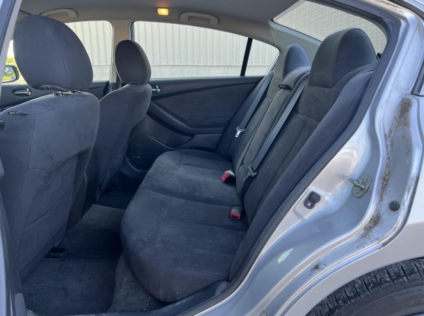 2012 SILVER /Black Cloth Nissan Altima 2.5 S (1N4AL2AP5CC) with an 2.5L 4 Cyl. engine, Automatic transmission, located at 2990 Old Orchard Rd., Jackson, MO, 63755, 37.354214, -89.612106 - We have financing available and we accept trades! Fill out a credit application on our website or come by today! If you have any questions, give us a call at (573) 204-7777 or visit our website at firstautocredit.com. - Photo#4