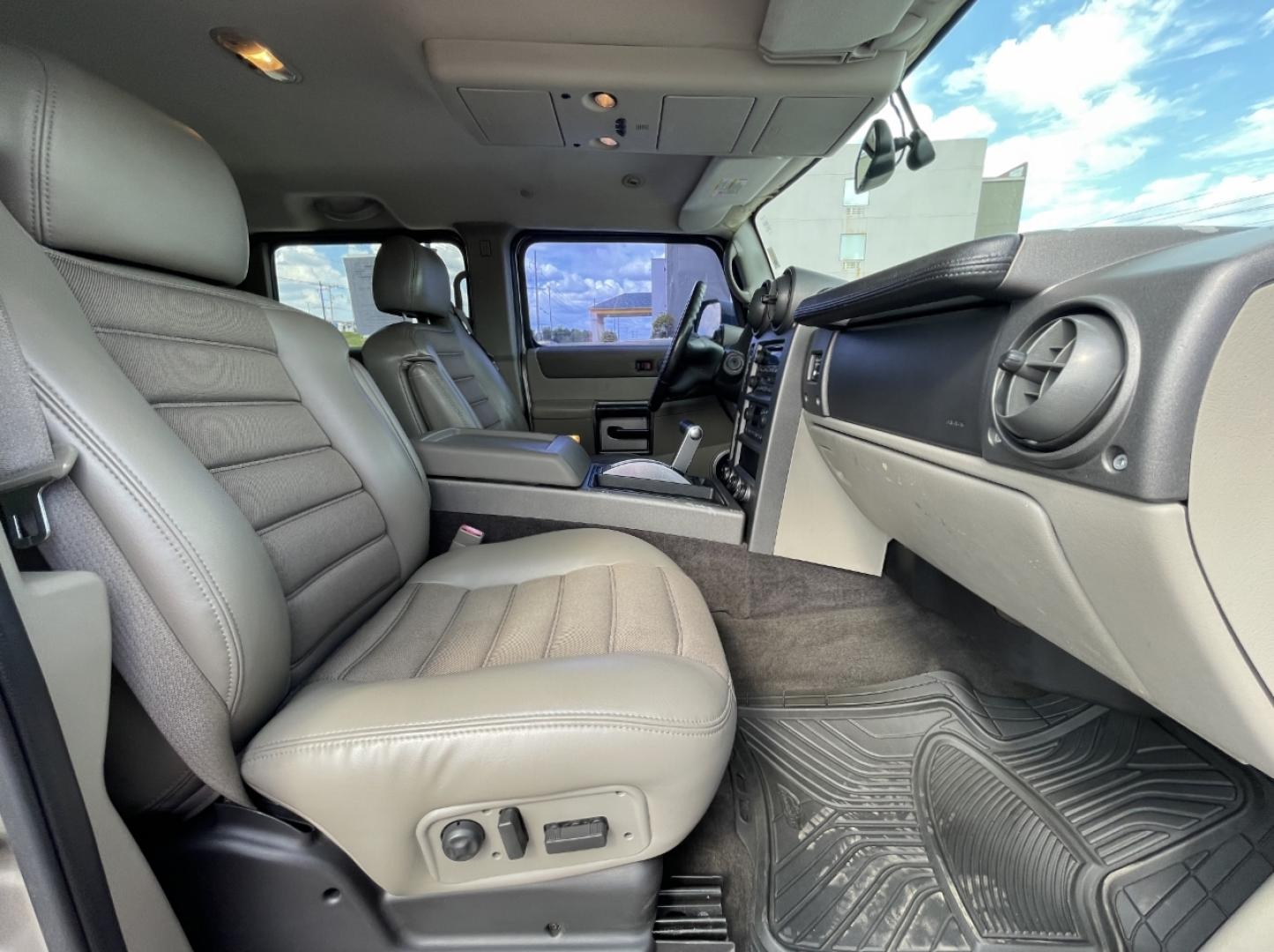 2004 TAN /Tan Hummer H2 Sport Utility (5GRGN23U84H) with an 6.0L V8 engine, Automatic transmission, located at 2990 Old Orchard Rd., Jackson, MO, 63755, 37.354214, -89.612106 - We have financing available and we accept trades! Fill out a credit application on our website or come by today! If you have any questions, give us a call at (573) 204-7777 or visit our website at firstautocredit.com. - Photo#14