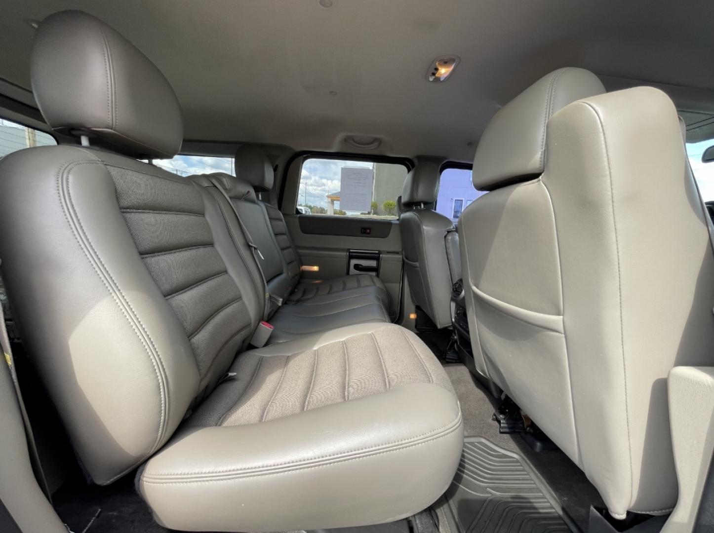 2004 TAN /Tan Hummer H2 Sport Utility (5GRGN23U84H) with an 6.0L V8 engine, Automatic transmission, located at 2990 Old Orchard Rd., Jackson, MO, 63755, 37.354214, -89.612106 - We have financing available and we accept trades! Fill out a credit application on our website or come by today! If you have any questions, give us a call at (573) 204-7777 or visit our website at firstautocredit.com. - Photo#16