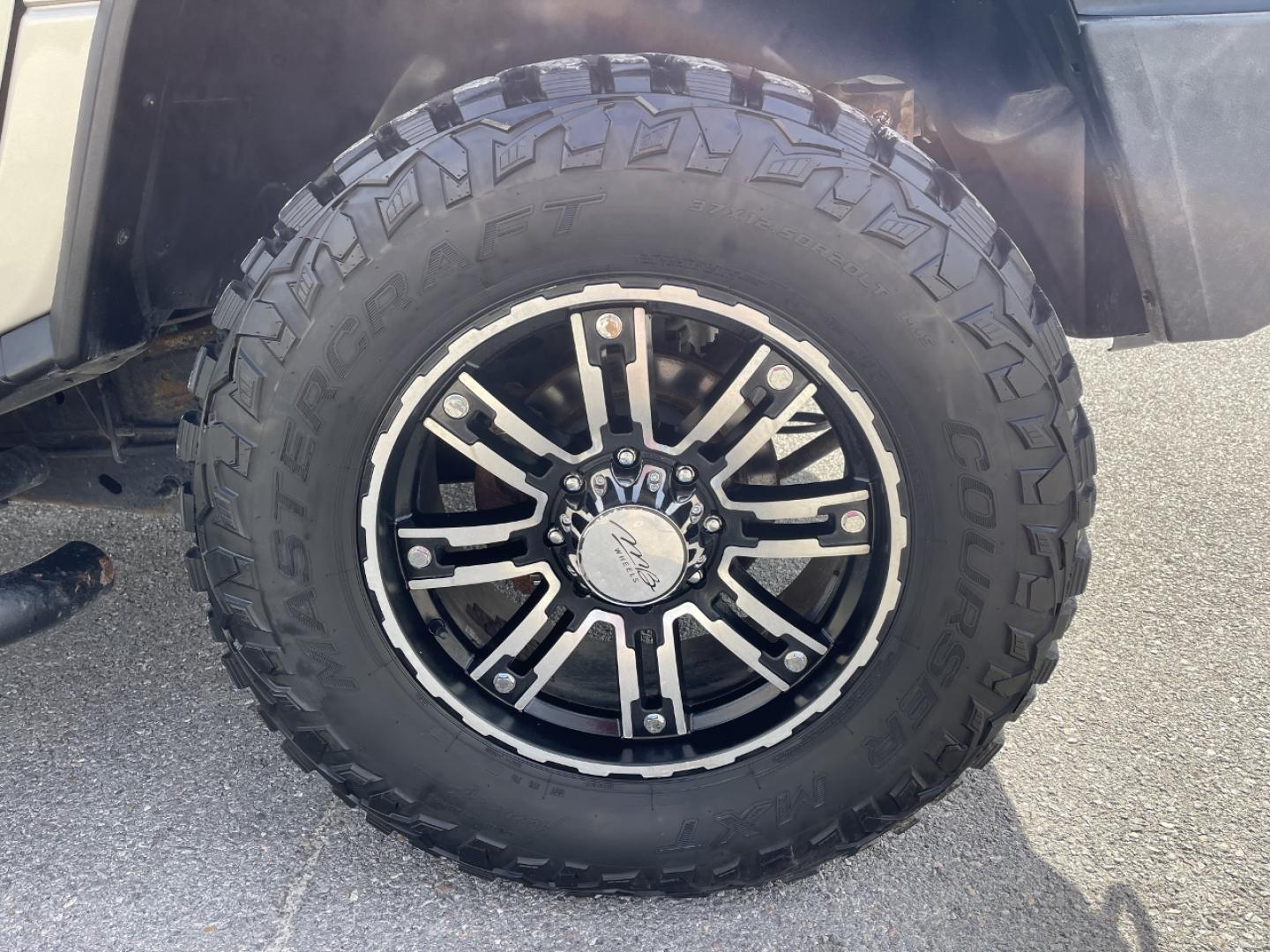 2004 TAN /Tan Hummer H2 Sport Utility (5GRGN23U84H) with an 6.0L V8 engine, Automatic transmission, located at 2990 Old Orchard Rd., Jackson, MO, 63755, 37.354214, -89.612106 - We have financing available and we accept trades! Fill out a credit application on our website or come by today! If you have any questions, give us a call at (573) 204-7777 or visit our website at firstautocredit.com. - Photo#27