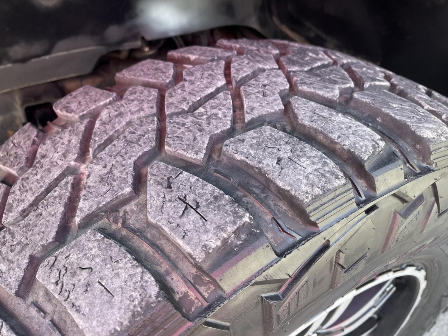 2004 TAN /Tan Hummer H2 Sport Utility (5GRGN23U84H) with an 6.0L V8 engine, Automatic transmission, located at 2990 Old Orchard Rd., Jackson, MO, 63755, 37.354214, -89.612106 - We have financing available and we accept trades! Fill out a credit application on our website or come by today! If you have any questions, give us a call at (573) 204-7777 or visit our website at firstautocredit.com. - Photo#25