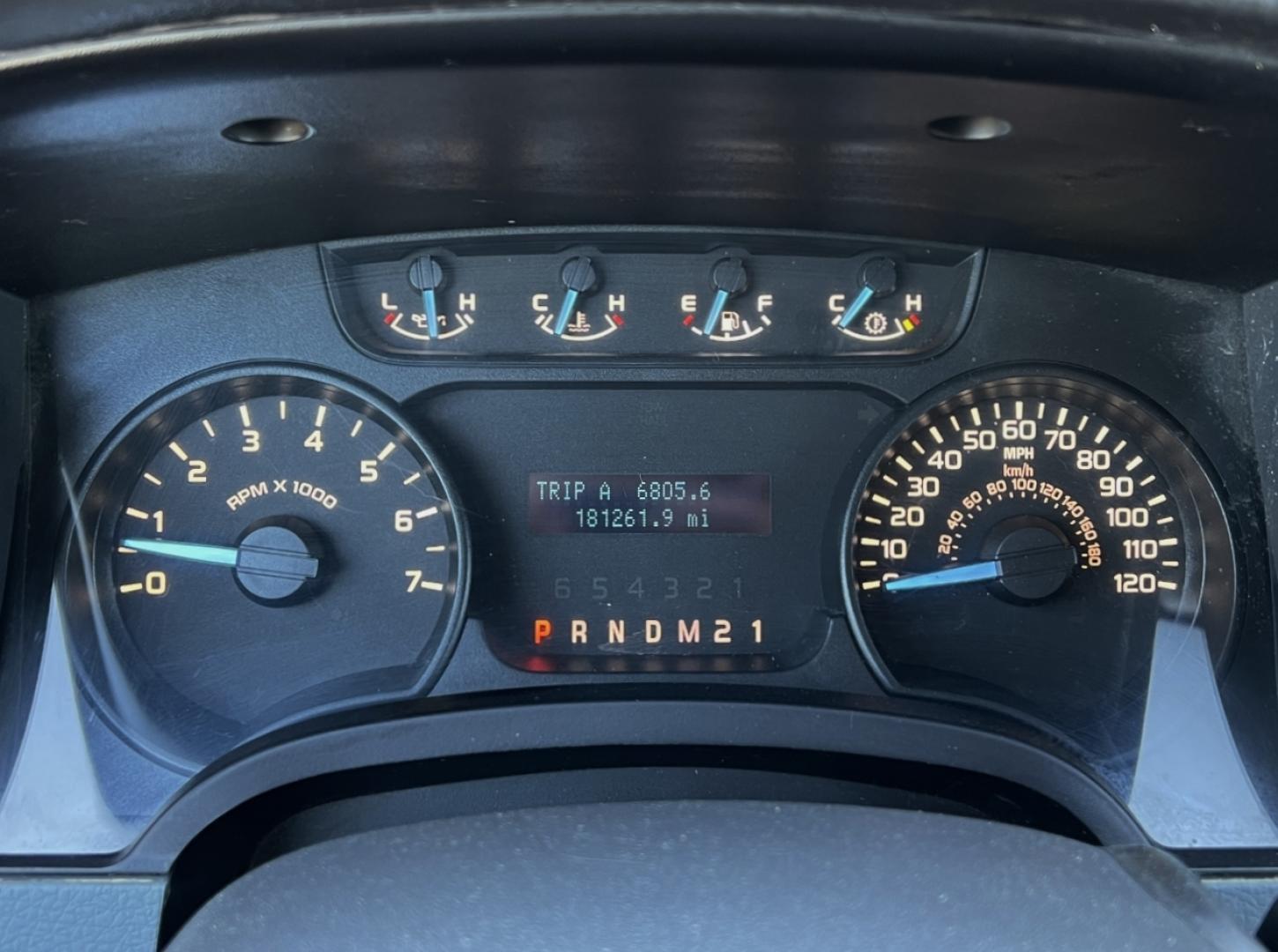 2012 WHITE /Gray Vinyl Ford F-150 XL SuperCrew 5.5-ft. Bed 2WD (1FTFW1CF8CF) with an 5.0L V8 engine, Automatic transmission, located at 506 S. Kingshighway, Cape Girardeau, MO, 63703, (573) 235-5000, 37.294991, -89.553635 - 2012 Ford F-150 XL 181xxx miles Rear Wheel Drive 5.0L V8 Automatic Cruise Power Windows/Locks/Mirrors We have financing available and we accept trades! Fill out a credit application on our website or come by today! If you have any questions, give us a call at (573) 235-5000 or visit our webs - Photo#1