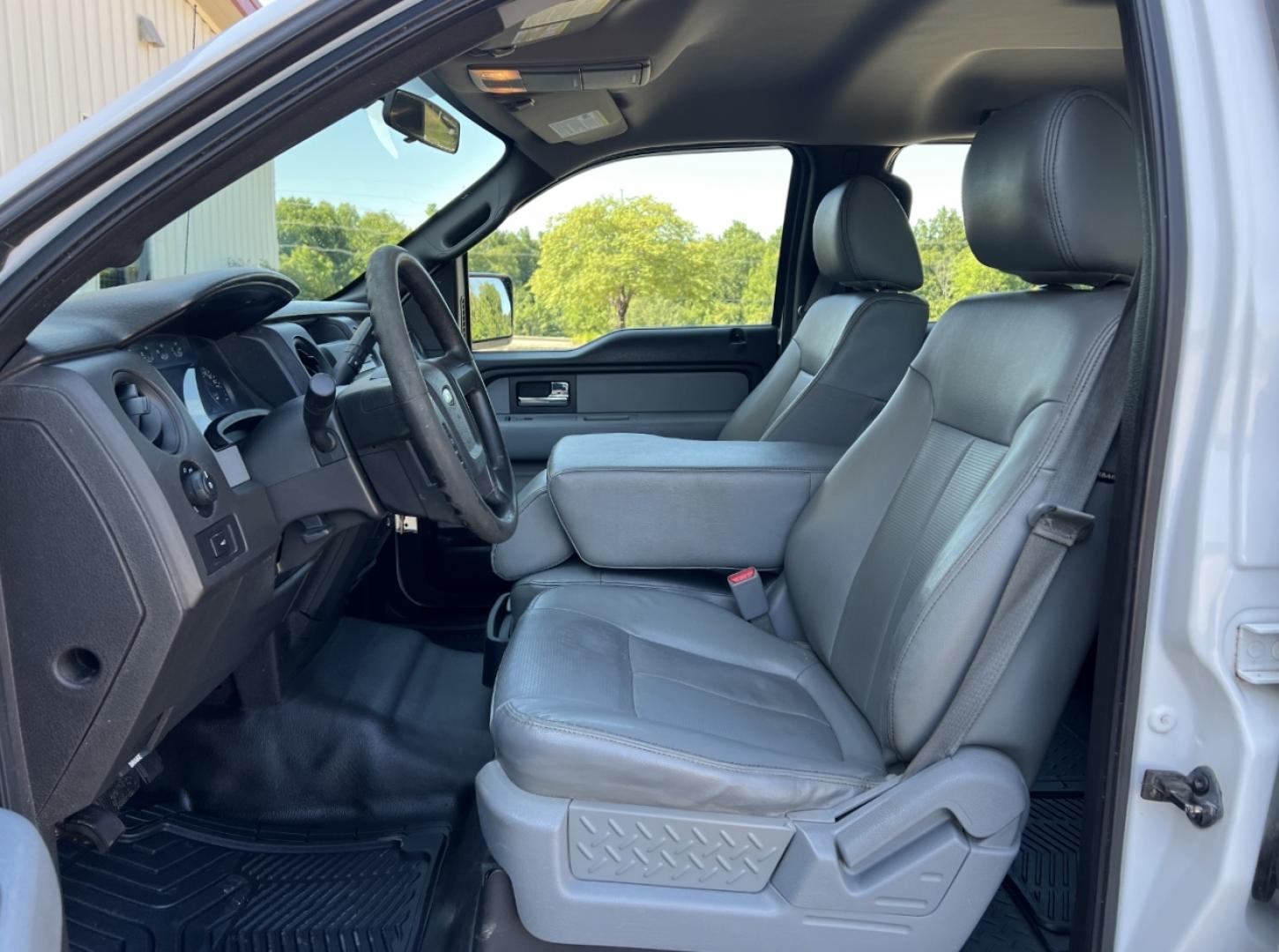 2012 WHITE /Gray Vinyl Ford F-150 XL SuperCrew 5.5-ft. Bed 2WD (1FTFW1CF8CF) with an 5.0L V8 engine, Automatic transmission, located at 506 S. Kingshighway, Cape Girardeau, MO, 63703, (573) 235-5000, 37.294991, -89.553635 - 2012 Ford F-150 XL 181xxx miles Rear Wheel Drive 5.0L V8 Automatic Cruise Power Windows/Locks/Mirrors We have financing available and we accept trades! Fill out a credit application on our website or come by today! If you have any questions, give us a call at (573) 235-5000 or visit our webs - Photo#10