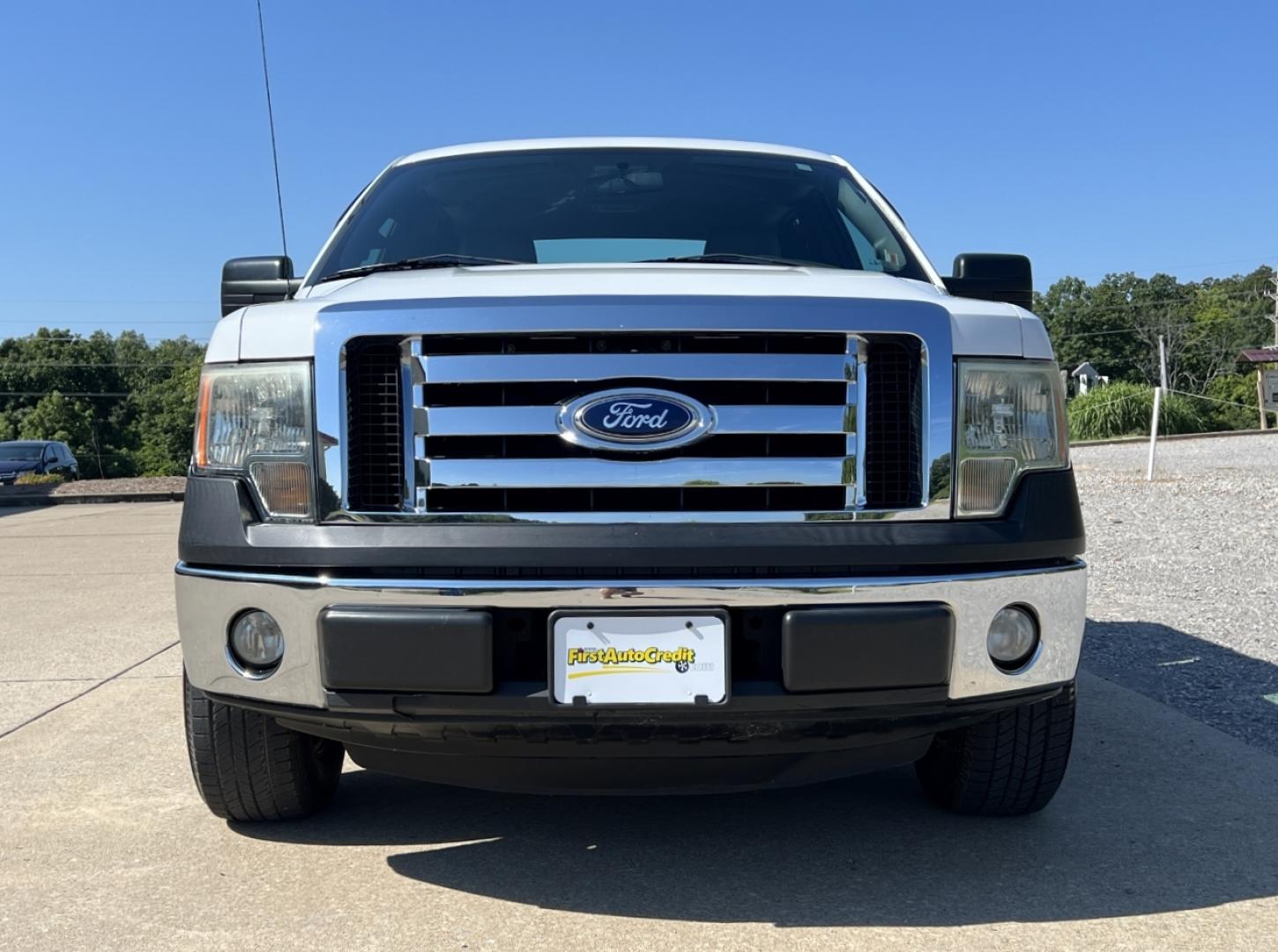 2012 WHITE /Gray Vinyl Ford F-150 XL SuperCrew 5.5-ft. Bed 2WD (1FTFW1CF8CF) with an 5.0L V8 engine, Automatic transmission, located at 506 S. Kingshighway, Cape Girardeau, MO, 63703, (573) 235-5000, 37.294991, -89.553635 - 2012 Ford F-150 XL 181xxx miles Rear Wheel Drive 5.0L V8 Automatic Cruise Power Windows/Locks/Mirrors We have financing available and we accept trades! Fill out a credit application on our website or come by today! If you have any questions, give us a call at (573) 235-5000 or visit our webs - Photo#8