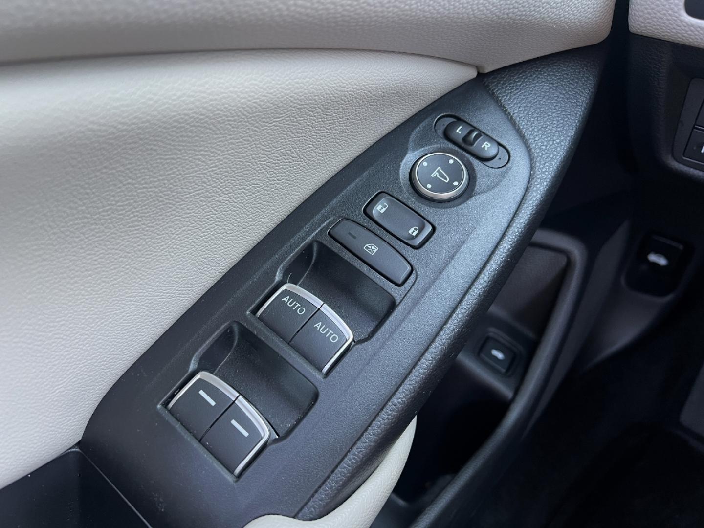 2022 WHITE /Tan Leather Honda Accord Touring 2.0T (1HGCV2F98NA) with an 2.0L 4 Cyl. TURBO engine, Automatic transmission, located at 506 S. Kingshighway, Cape Girardeau, MO, 63703, (573) 235-5000, 37.294991, -89.553635 - 2022 Honda Accord Touring 1-Owner 57xxx miles Front Wheel Drive 2.0L 4 Cyl. Automatic Leather Navigation Power/Heated/Cooled Seats Backup Camera Sunroof Bluetooth Remote Start Cruise Power Windows/Locks/Mirrors We have financing available and we accept trades! Fill out a credit applic - Photo#29