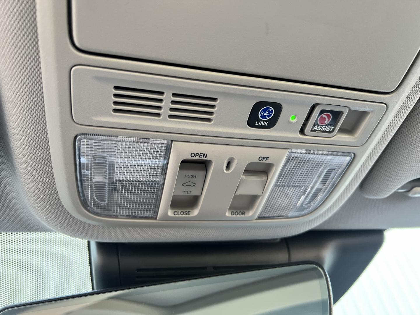 2022 WHITE /Tan Leather Honda Accord Touring 2.0T (1HGCV2F98NA) with an 2.0L 4 Cyl. TURBO engine, Automatic transmission, located at 506 S. Kingshighway, Cape Girardeau, MO, 63703, (573) 235-5000, 37.294991, -89.553635 - 2022 Honda Accord Touring 1-Owner 57xxx miles Front Wheel Drive 2.0L 4 Cyl. Automatic Leather Navigation Power/Heated/Cooled Seats Backup Camera Sunroof Bluetooth Remote Start Cruise Power Windows/Locks/Mirrors We have financing available and we accept trades! Fill out a credit applic - Photo#34
