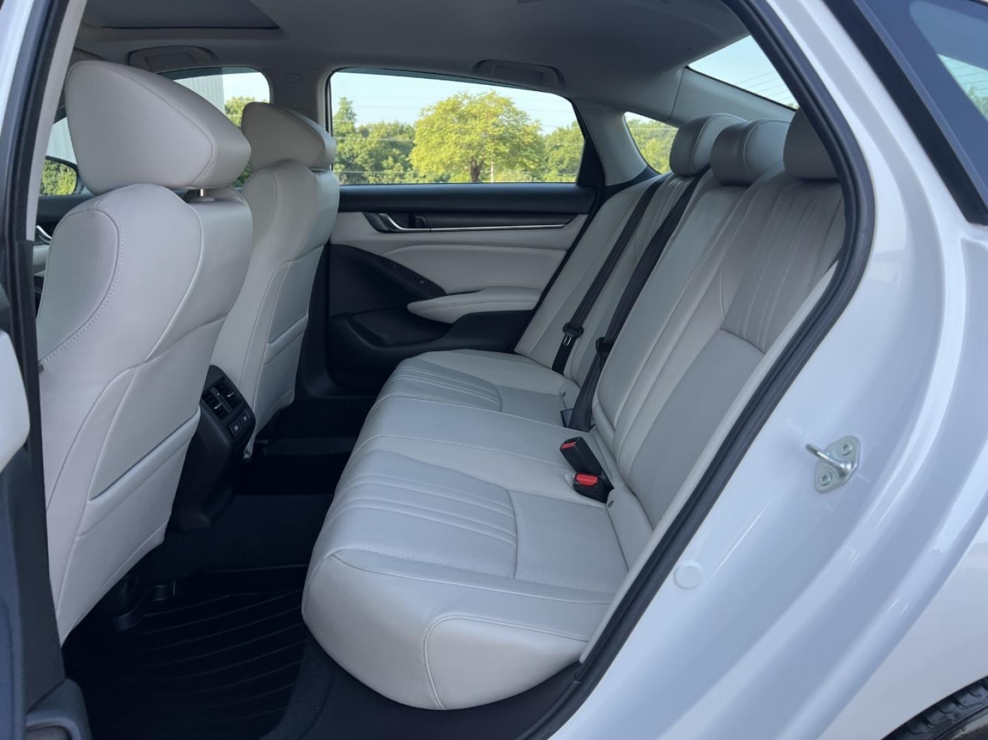 2022 WHITE /Tan Leather Honda Accord Touring 2.0T (1HGCV2F98NA) with an 2.0L 4 Cyl. TURBO engine, Automatic transmission, located at 506 S. Kingshighway, Cape Girardeau, MO, 63703, (573) 235-5000, 37.294991, -89.553635 - 2022 Honda Accord Touring 1-Owner 57xxx miles Front Wheel Drive 2.0L 4 Cyl. Automatic Leather Navigation Power/Heated/Cooled Seats Backup Camera Sunroof Bluetooth Remote Start Cruise Power Windows/Locks/Mirrors We have financing available and we accept trades! Fill out a credit applic - Photo#19