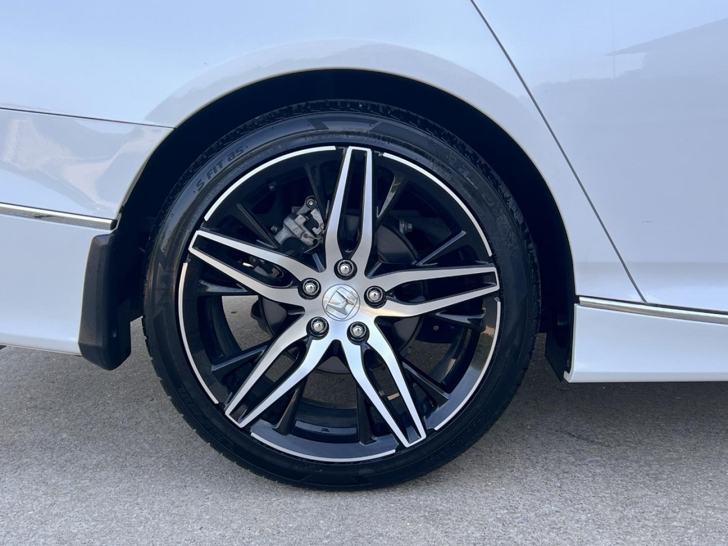 2022 WHITE /Tan Leather Honda Accord Touring 2.0T (1HGCV2F98NA) with an 2.0L 4 Cyl. TURBO engine, Automatic transmission, located at 506 S. Kingshighway, Cape Girardeau, MO, 63703, (573) 235-5000, 37.294991, -89.553635 - 2022 Honda Accord Touring 1-Owner 57xxx miles Front Wheel Drive 2.0L 4 Cyl. Automatic Leather Navigation Power/Heated/Cooled Seats Backup Camera Sunroof Bluetooth Remote Start Cruise Power Windows/Locks/Mirrors We have financing available and we accept trades! Fill out a credit applic - Photo#41
