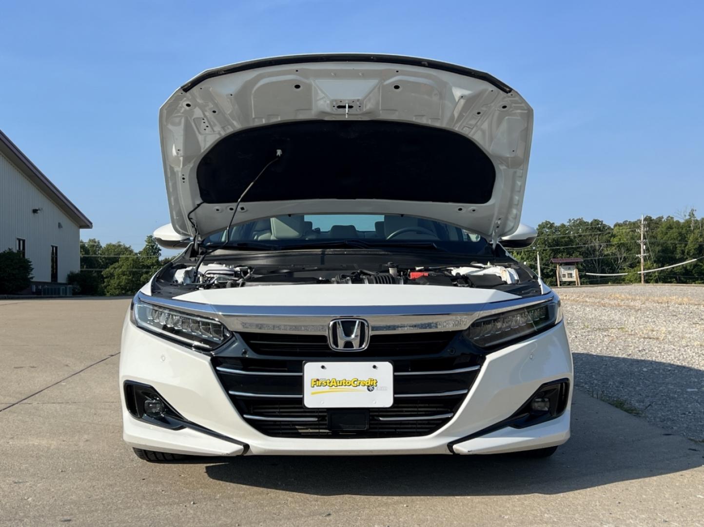 2022 WHITE /Tan Leather Honda Accord Touring 2.0T (1HGCV2F98NA) with an 2.0L 4 Cyl. TURBO engine, Automatic transmission, located at 506 S. Kingshighway, Cape Girardeau, MO, 63703, (573) 235-5000, 37.294991, -89.553635 - 2022 Honda Accord Touring 1-Owner 57xxx miles Front Wheel Drive 2.0L 4 Cyl. Automatic Leather Navigation Power/Heated/Cooled Seats Backup Camera Sunroof Bluetooth Remote Start Cruise Power Windows/Locks/Mirrors We have financing available and we accept trades! Fill out a credit applic - Photo#36