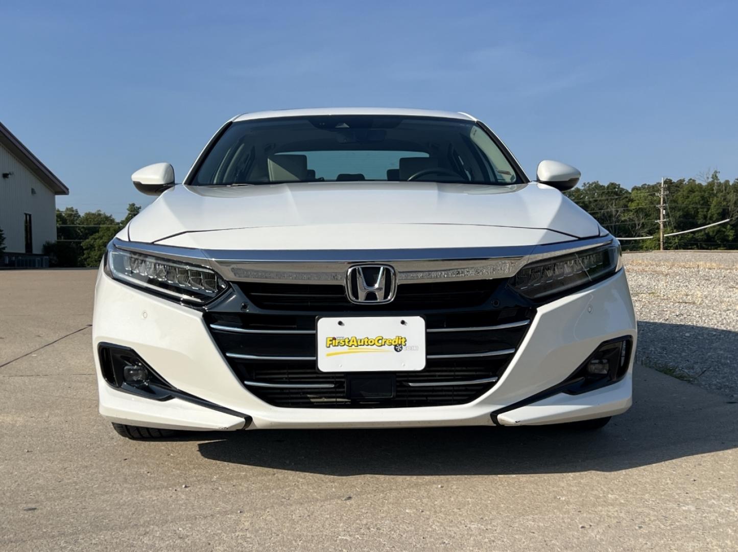 2022 WHITE /Tan Leather Honda Accord Touring 2.0T (1HGCV2F98NA) with an 2.0L 4 Cyl. TURBO engine, Automatic transmission, located at 506 S. Kingshighway, Cape Girardeau, MO, 63703, (573) 235-5000, 37.294991, -89.553635 - 2022 Honda Accord Touring 1-Owner 57xxx miles Front Wheel Drive 2.0L 4 Cyl. Automatic Leather Navigation Power/Heated/Cooled Seats Backup Camera Sunroof Bluetooth Remote Start Cruise Power Windows/Locks/Mirrors We have financing available and we accept trades! Fill out a credit applic - Photo#14