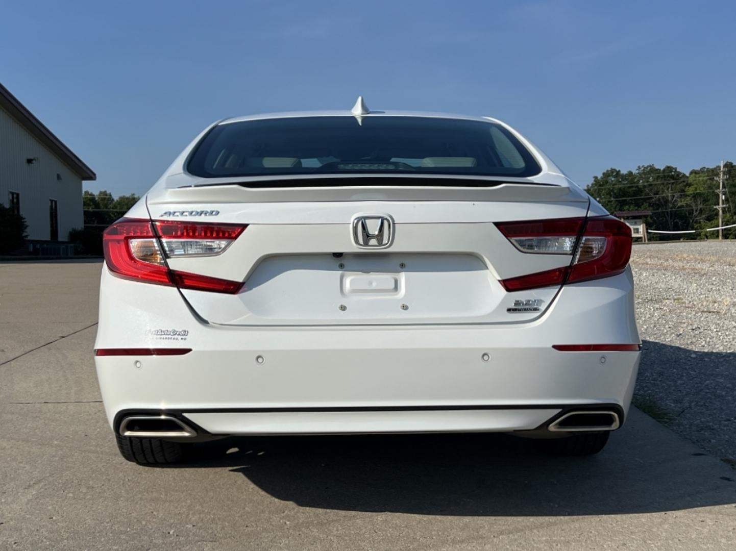 2022 WHITE /Tan Leather Honda Accord Touring 2.0T (1HGCV2F98NA) with an 2.0L 4 Cyl. TURBO engine, Automatic transmission, located at 506 S. Kingshighway, Cape Girardeau, MO, 63703, (573) 235-5000, 37.294991, -89.553635 - 2022 Honda Accord Touring 1-Owner 57xxx miles Front Wheel Drive 2.0L 4 Cyl. Automatic Leather Navigation Power/Heated/Cooled Seats Backup Camera Sunroof Bluetooth Remote Start Cruise Power Windows/Locks/Mirrors We have financing available and we accept trades! Fill out a credit applic - Photo#13