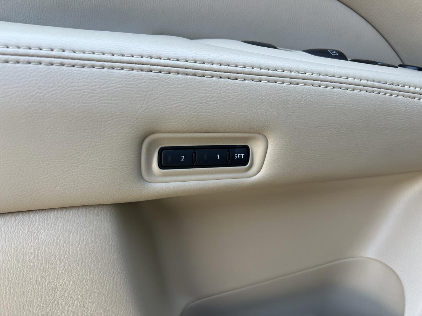 2014 BROWN /Tan Leather Nissan Pathfinder Platinum 4WD (5N1AR2MM2EC) with an 3.5L V6 engine, CVT transmission, located at 506 S. Kingshighway, Cape Girardeau, MO, 63703, (573) 235-5000, 37.294991, -89.553635 - 2014 Nissan Pathfinder Platinum 107xxx miles 4 Wheel Drive 3.5L V6 Automatic Leather 3rd Row Navigation Rear Entertainment Power/Heated/Cooled Seats Heated Rear Seats Heated Steering Wheel Sunroof Bluetooth Remote Start Cruise Power Windows/Locks/Mirrors We have financing available - Photo#37