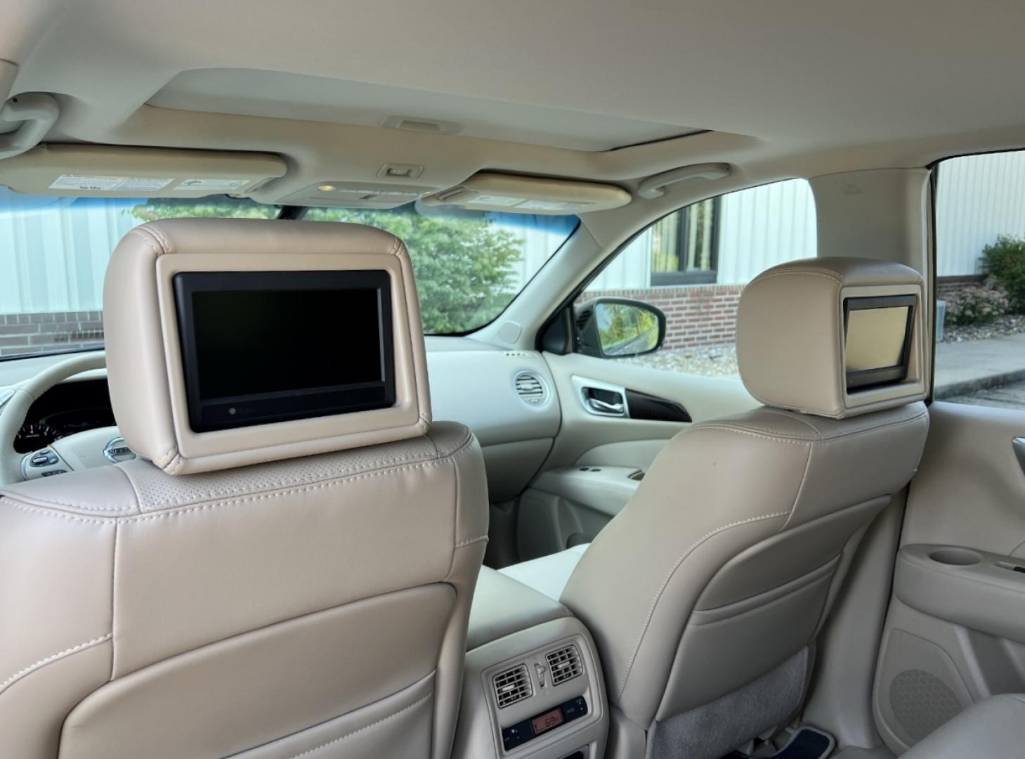 2014 BROWN /Tan Leather Nissan Pathfinder Platinum 4WD (5N1AR2MM2EC) with an 3.5L V6 engine, CVT transmission, located at 506 S. Kingshighway, Cape Girardeau, MO, 63703, (573) 235-5000, 37.294991, -89.553635 - 2014 Nissan Pathfinder Platinum 107xxx miles 4 Wheel Drive 3.5L V6 Automatic Leather 3rd Row Navigation Rear Entertainment Power/Heated/Cooled Seats Heated Rear Seats Heated Steering Wheel Sunroof Bluetooth Remote Start Cruise Power Windows/Locks/Mirrors We have financing available - Photo#8