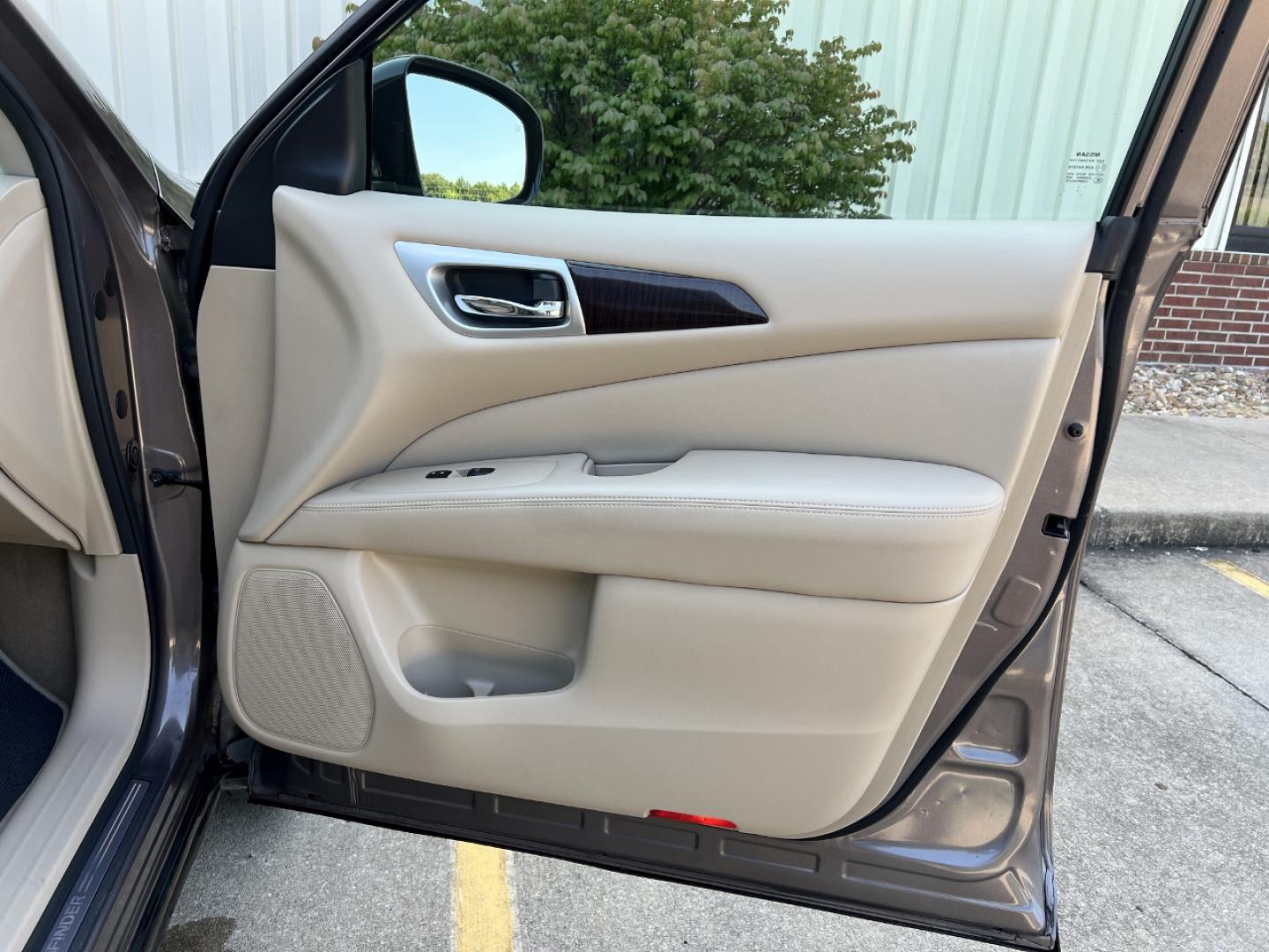 2014 BROWN /Tan Leather Nissan Pathfinder Platinum 4WD (5N1AR2MM2EC) with an 3.5L V6 engine, CVT transmission, located at 506 S. Kingshighway, Cape Girardeau, MO, 63703, (573) 235-5000, 37.294991, -89.553635 - 2014 Nissan Pathfinder Platinum 107xxx miles 4 Wheel Drive 3.5L V6 Automatic Leather 3rd Row Navigation Rear Entertainment Power/Heated/Cooled Seats Heated Rear Seats Heated Steering Wheel Sunroof Bluetooth Remote Start Cruise Power Windows/Locks/Mirrors We have financing available - Photo#20
