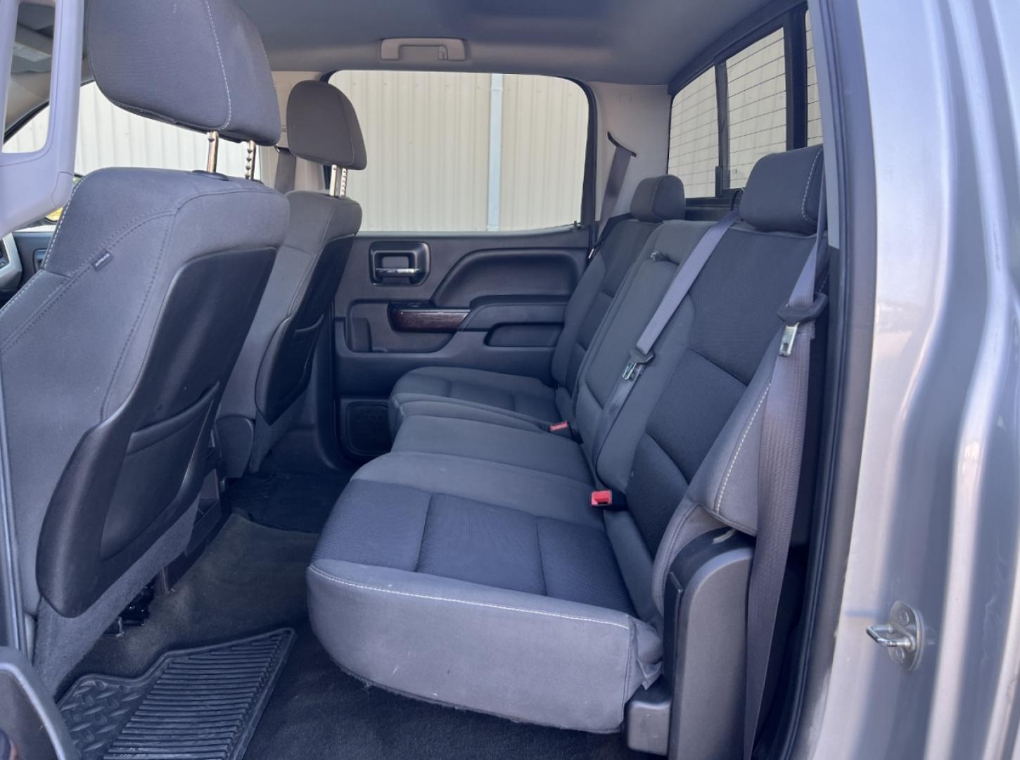 2015 SILVER /Black Cloth GMC Sierra 1500 SLE Crew Cab 4WD (3GTU2UEC5FG) with an 5.3L V8 engine, Automatic transmission, located at 2990 Old Orchard Rd., Jackson, MO, 63755, 37.354214, -89.612106 - We have financing available and we accept trades! Fill out a credit application on our website or come by today! If you have any questions, give us a call at (573) 204-7777 or visit our website at firstautocredit.com. - Photo#6
