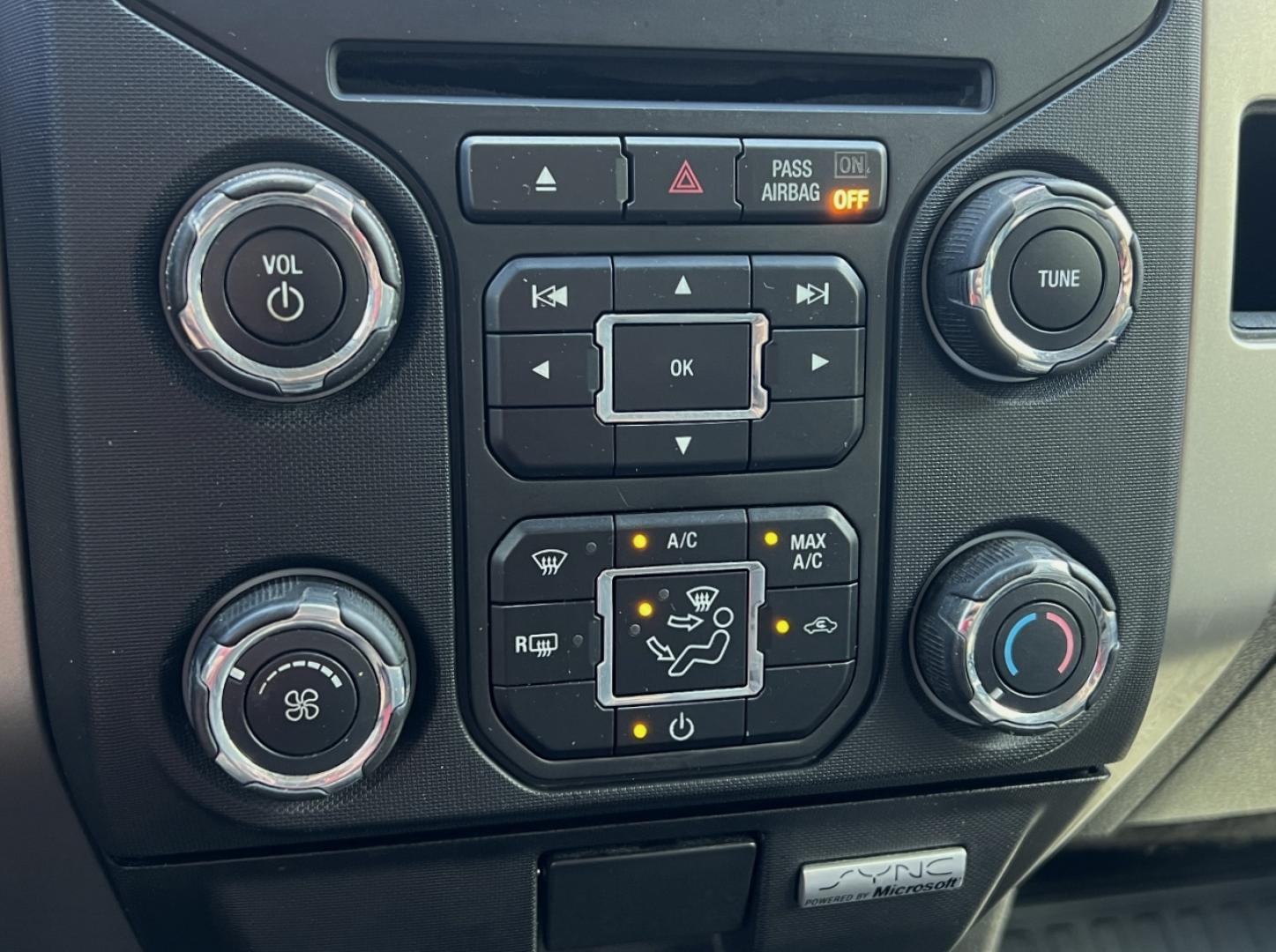 2014 WHITE /Gray Cloth Ford F-150 XLT SuperCrew 4WD (1FTFW1ET7EK) with an 3.5L V6 TURBO engine, Automatic transmission, located at 506 S. Kingshighway, Cape Girardeau, MO, 63703, (573) 235-5000, 37.294991, -89.553635 - 2014 Ford F-150 XLT 143xxx miles 4x4 3.5L V6 Automatic Backup Camera Power Driver Seat Bluetooth Cruise Power Windows/Locks/Mirrors We have financing available and we accept trades! Fill out a credit application on our website or come by today! If you have any questions, give us a call at - Photo#26