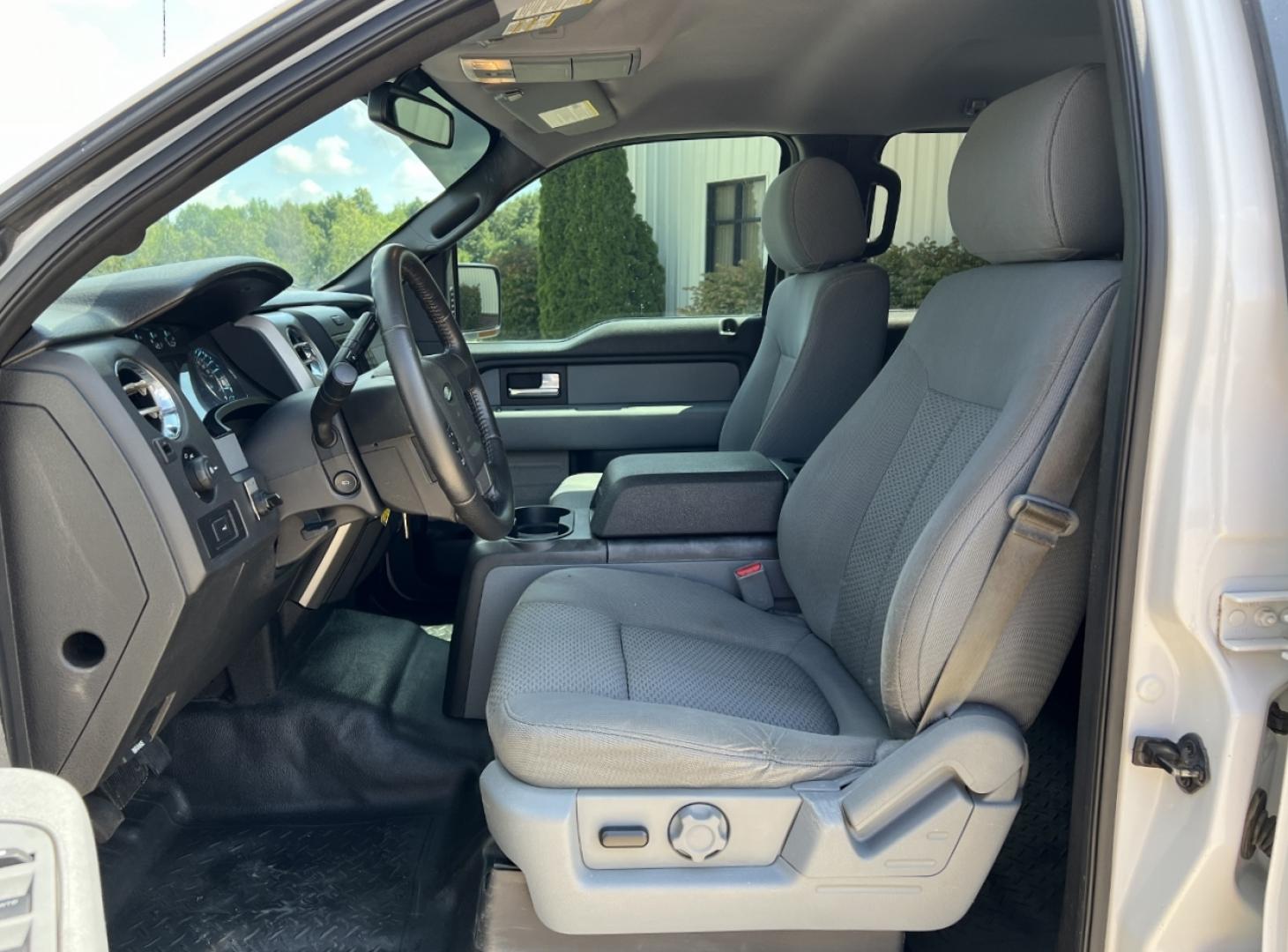 2014 WHITE /Gray Cloth Ford F-150 XLT SuperCrew 4WD (1FTFW1ET7EK) with an 3.5L V6 TURBO engine, Automatic transmission, located at 506 S. Kingshighway, Cape Girardeau, MO, 63703, (573) 235-5000, 37.294991, -89.553635 - 2014 Ford F-150 XLT 143xxx miles 4x4 3.5L V6 Automatic Backup Camera Power Driver Seat Bluetooth Cruise Power Windows/Locks/Mirrors We have financing available and we accept trades! Fill out a credit application on our website or come by today! If you have any questions, give us a call at - Photo#13