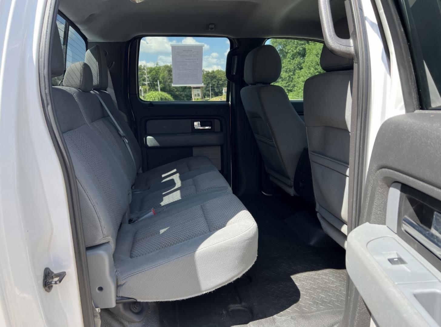 2014 WHITE /Gray Cloth Ford F-150 XLT SuperCrew 4WD (1FTFW1ET7EK) with an 3.5L V6 TURBO engine, Automatic transmission, located at 506 S. Kingshighway, Cape Girardeau, MO, 63703, (573) 235-5000, 37.294991, -89.553635 - 2014 Ford F-150 XLT 143xxx miles 4x4 3.5L V6 Automatic Backup Camera Power Driver Seat Bluetooth Cruise Power Windows/Locks/Mirrors We have financing available and we accept trades! Fill out a credit application on our website or come by today! If you have any questions, give us a call at - Photo#17