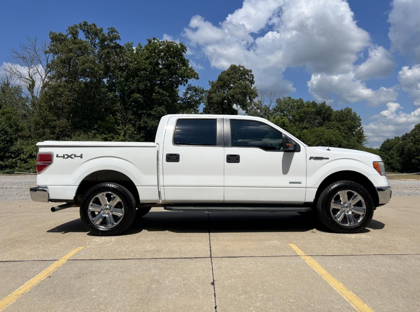 2014 WHITE /Gray Cloth Ford F-150 XLT SuperCrew 4WD (1FTFW1ET7EK) with an 3.5L V6 TURBO engine, Automatic transmission, located at 506 S. Kingshighway, Cape Girardeau, MO, 63703, (573) 235-5000, 37.294991, -89.553635 - 2014 Ford F-150 XLT 143xxx miles 4x4 3.5L V6 Automatic Backup Camera Power Driver Seat Bluetooth Cruise Power Windows/Locks/Mirrors We have financing available and we accept trades! Fill out a credit application on our website or come by today! If you have any questions, give us a call at - Photo#7