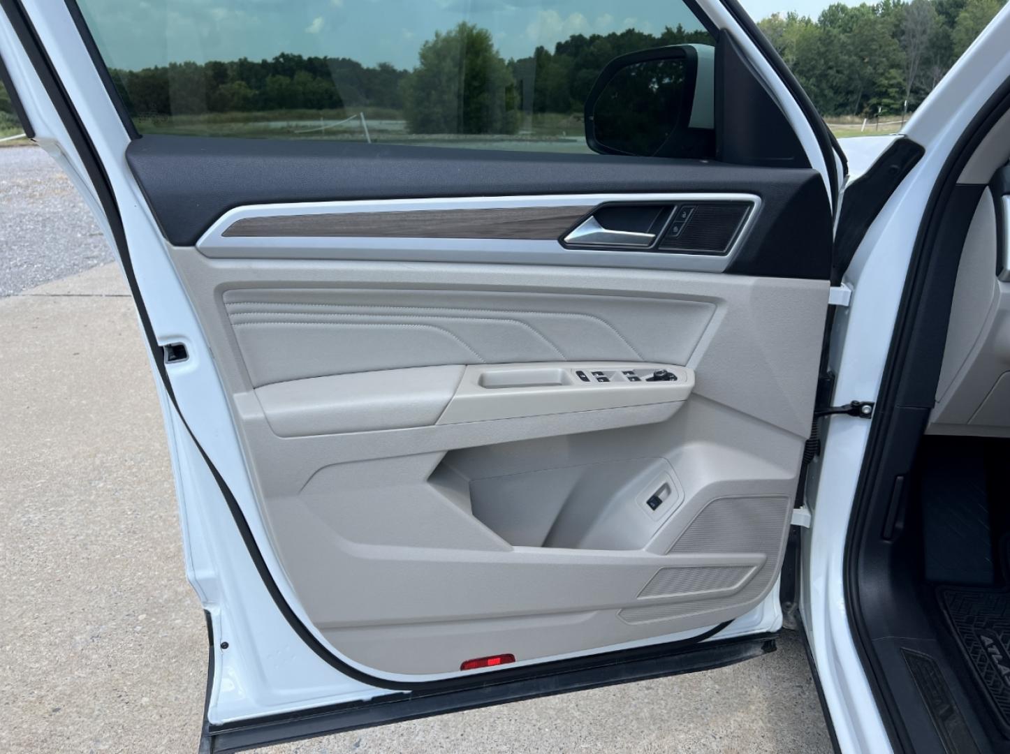 2021 WHITE /Tan Leather Volkswagen Atlas V6 SEL 4MOTION (1V2BR2CA1MC) with an 3.6L V6 engine, Automatic transmission, located at 506 S. Kingshighway, Cape Girardeau, MO, 63703, (573) 235-5000, 37.294991, -89.553635 - 2021 Volkswagen Atlas SEL 4Motion 77xxx miles All Wheel Drive 3.6L V6 Automatic Leather 3rd Row Navigation Power/Heated Seats Heated Steering Wheel Backup Camera Sunroof Bluetooth Remote Start Cruise Power Windows/Locks/Mirrors We have financing available and we accept trades! Fill o - Photo#15
