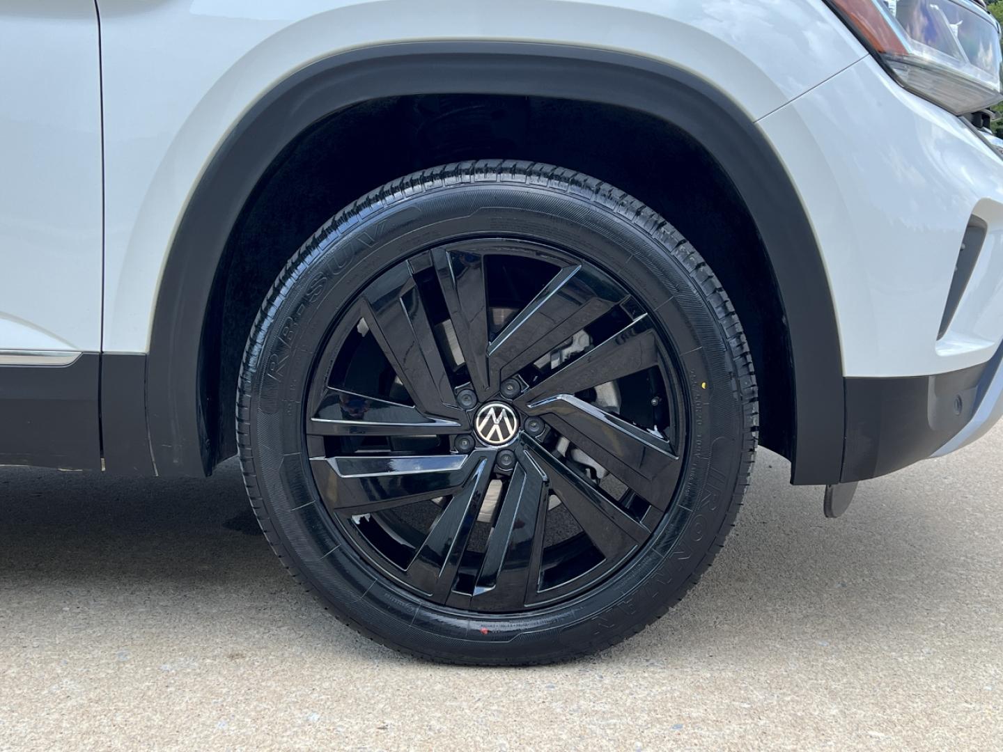 2021 WHITE /Tan Leather Volkswagen Atlas V6 SEL 4MOTION (1V2BR2CA1MC) with an 3.6L V6 engine, Automatic transmission, located at 506 S. Kingshighway, Cape Girardeau, MO, 63703, (573) 235-5000, 37.294991, -89.553635 - 2021 Volkswagen Atlas SEL 4Motion 77xxx miles All Wheel Drive 3.6L V6 Automatic Leather 3rd Row Navigation Power/Heated Seats Heated Steering Wheel Backup Camera Sunroof Bluetooth Remote Start Cruise Power Windows/Locks/Mirrors We have financing available and we accept trades! Fill o - Photo#43