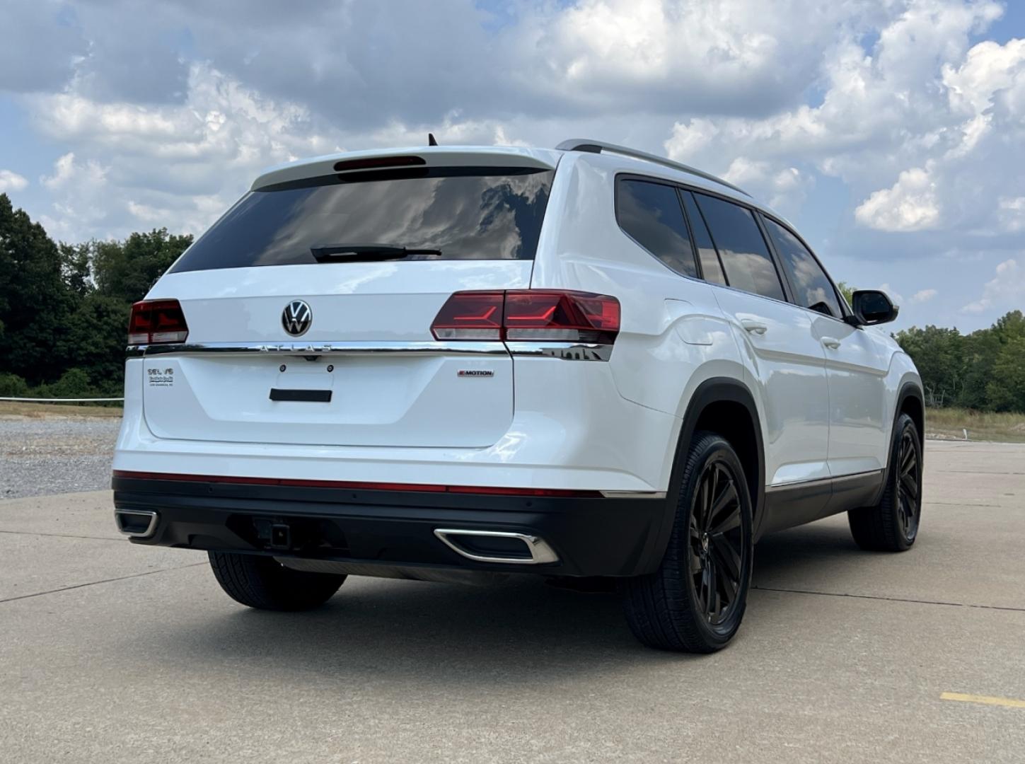 2021 WHITE /Tan Leather Volkswagen Atlas V6 SEL 4MOTION (1V2BR2CA1MC) with an 3.6L V6 engine, Automatic transmission, located at 506 S. Kingshighway, Cape Girardeau, MO, 63703, (573) 235-5000, 37.294991, -89.553635 - 2021 Volkswagen Atlas SEL 4Motion 77xxx miles All Wheel Drive 3.6L V6 Automatic Leather 3rd Row Navigation Power/Heated Seats Heated Steering Wheel Backup Camera Sunroof Bluetooth Remote Start Cruise Power Windows/Locks/Mirrors We have financing available and we accept trades! Fill o - Photo#11