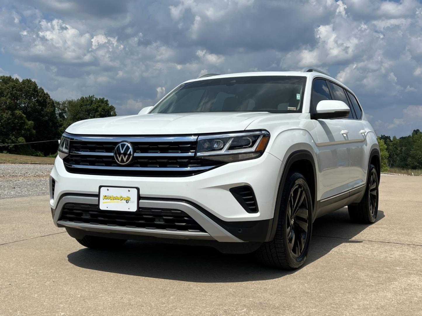 2021 WHITE /Tan Leather Volkswagen Atlas V6 SEL 4MOTION (1V2BR2CA1MC) with an 3.6L V6 engine, Automatic transmission, located at 506 S. Kingshighway, Cape Girardeau, MO, 63703, (573) 235-5000, 37.294991, -89.553635 - 2021 Volkswagen Atlas SEL 4Motion 77xxx miles All Wheel Drive 3.6L V6 Automatic Leather 3rd Row Navigation Power/Heated Seats Heated Steering Wheel Backup Camera Sunroof Bluetooth Remote Start Cruise Power Windows/Locks/Mirrors We have financing available and we accept trades! Fill o - Photo#8
