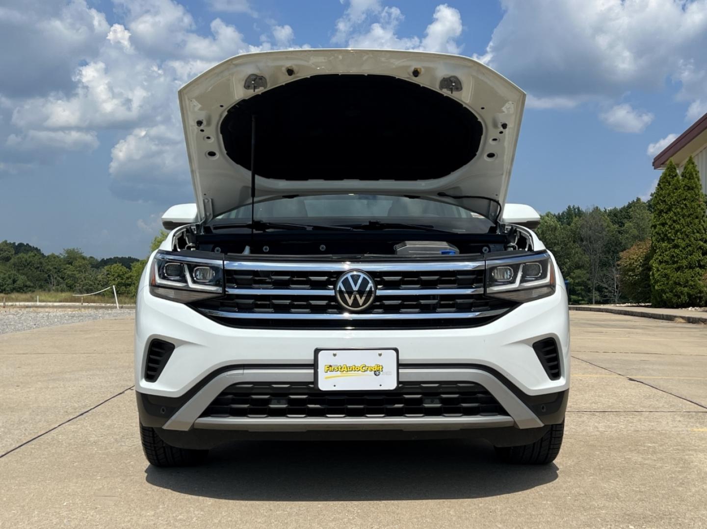 2021 WHITE /Tan Leather Volkswagen Atlas V6 SEL 4MOTION (1V2BR2CA1MC) with an 3.6L V6 engine, Automatic transmission, located at 506 S. Kingshighway, Cape Girardeau, MO, 63703, (573) 235-5000, 37.294991, -89.553635 - 2021 Volkswagen Atlas SEL 4Motion 77xxx miles All Wheel Drive 3.6L V6 Automatic Leather 3rd Row Navigation Power/Heated Seats Heated Steering Wheel Backup Camera Sunroof Bluetooth Remote Start Cruise Power Windows/Locks/Mirrors We have financing available and we accept trades! Fill o - Photo#37