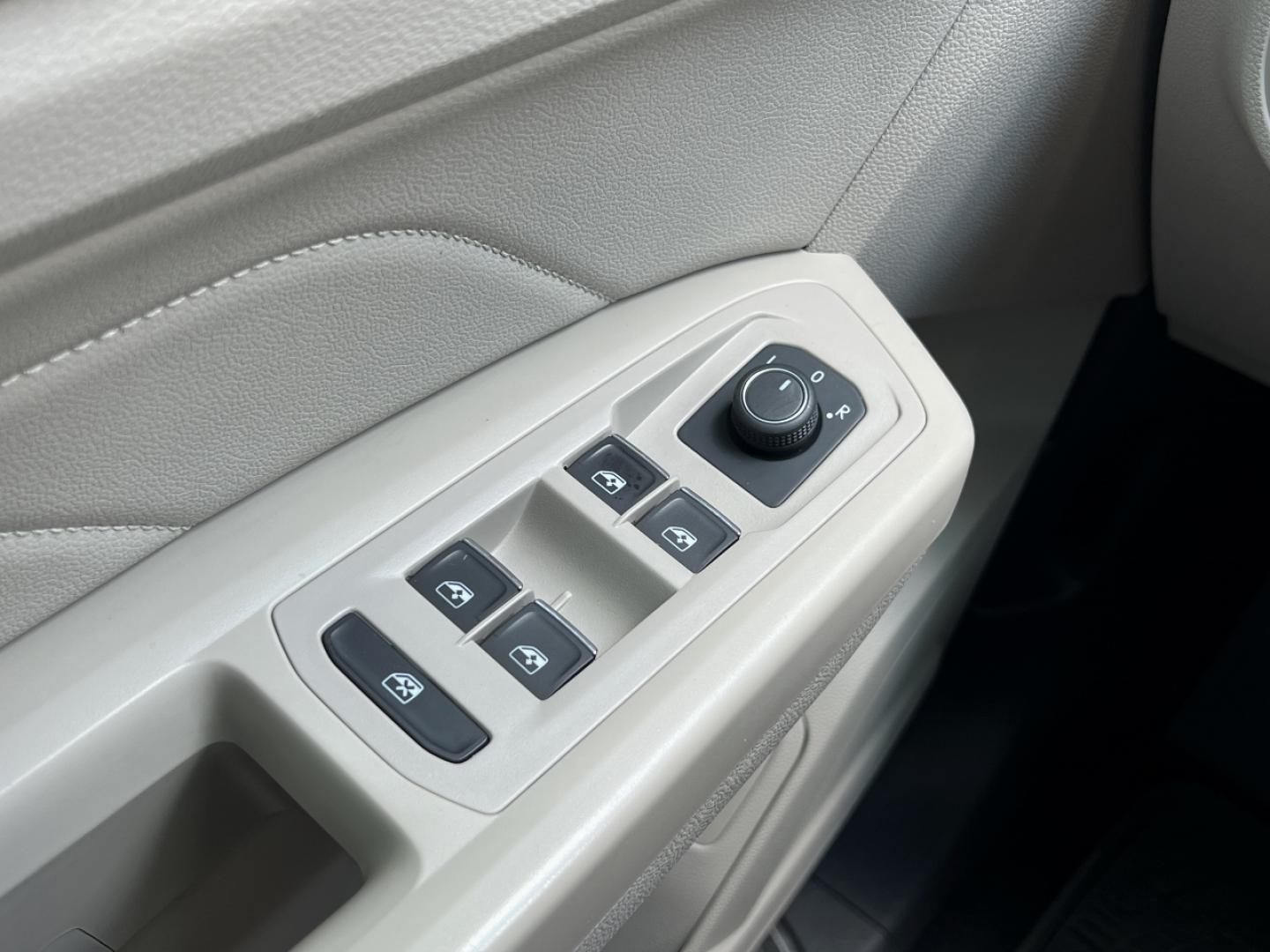 2021 WHITE /Tan Leather Volkswagen Atlas V6 SEL 4MOTION (1V2BR2CA1MC) with an 3.6L V6 engine, Automatic transmission, located at 506 S. Kingshighway, Cape Girardeau, MO, 63703, (573) 235-5000, 37.294991, -89.553635 - 2021 Volkswagen Atlas SEL 4Motion 77xxx miles All Wheel Drive 3.6L V6 Automatic Leather 3rd Row Navigation Power/Heated Seats Heated Steering Wheel Backup Camera Sunroof Bluetooth Remote Start Cruise Power Windows/Locks/Mirrors We have financing available and we accept trades! Fill o - Photo#30
