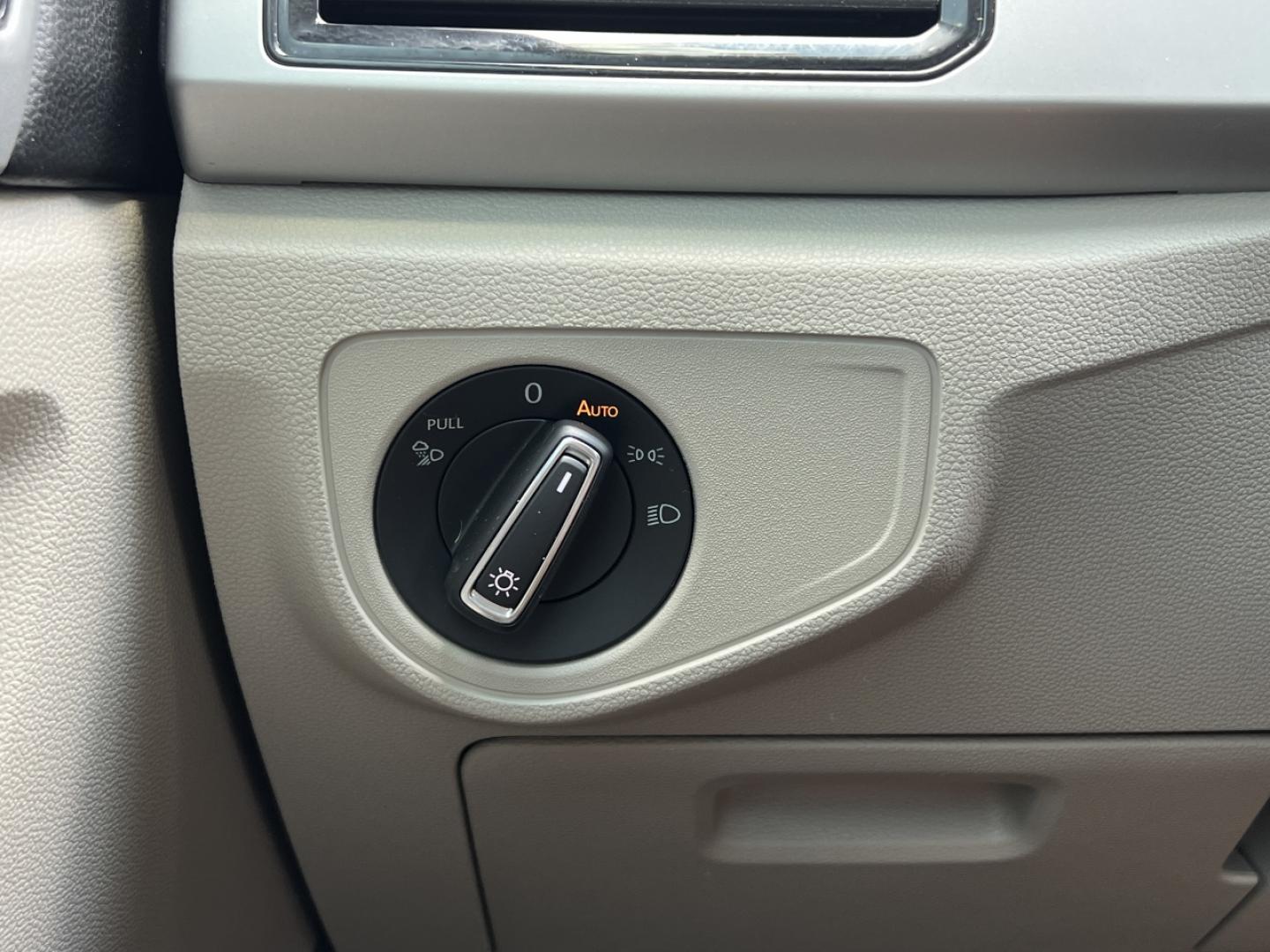 2021 WHITE /Tan Leather Volkswagen Atlas V6 SEL 4MOTION (1V2BR2CA1MC) with an 3.6L V6 engine, Automatic transmission, located at 506 S. Kingshighway, Cape Girardeau, MO, 63703, (573) 235-5000, 37.294991, -89.553635 - 2021 Volkswagen Atlas SEL 4Motion 77xxx miles All Wheel Drive 3.6L V6 Automatic Leather 3rd Row Navigation Power/Heated Seats Heated Steering Wheel Backup Camera Sunroof Bluetooth Remote Start Cruise Power Windows/Locks/Mirrors We have financing available and we accept trades! Fill o - Photo#33