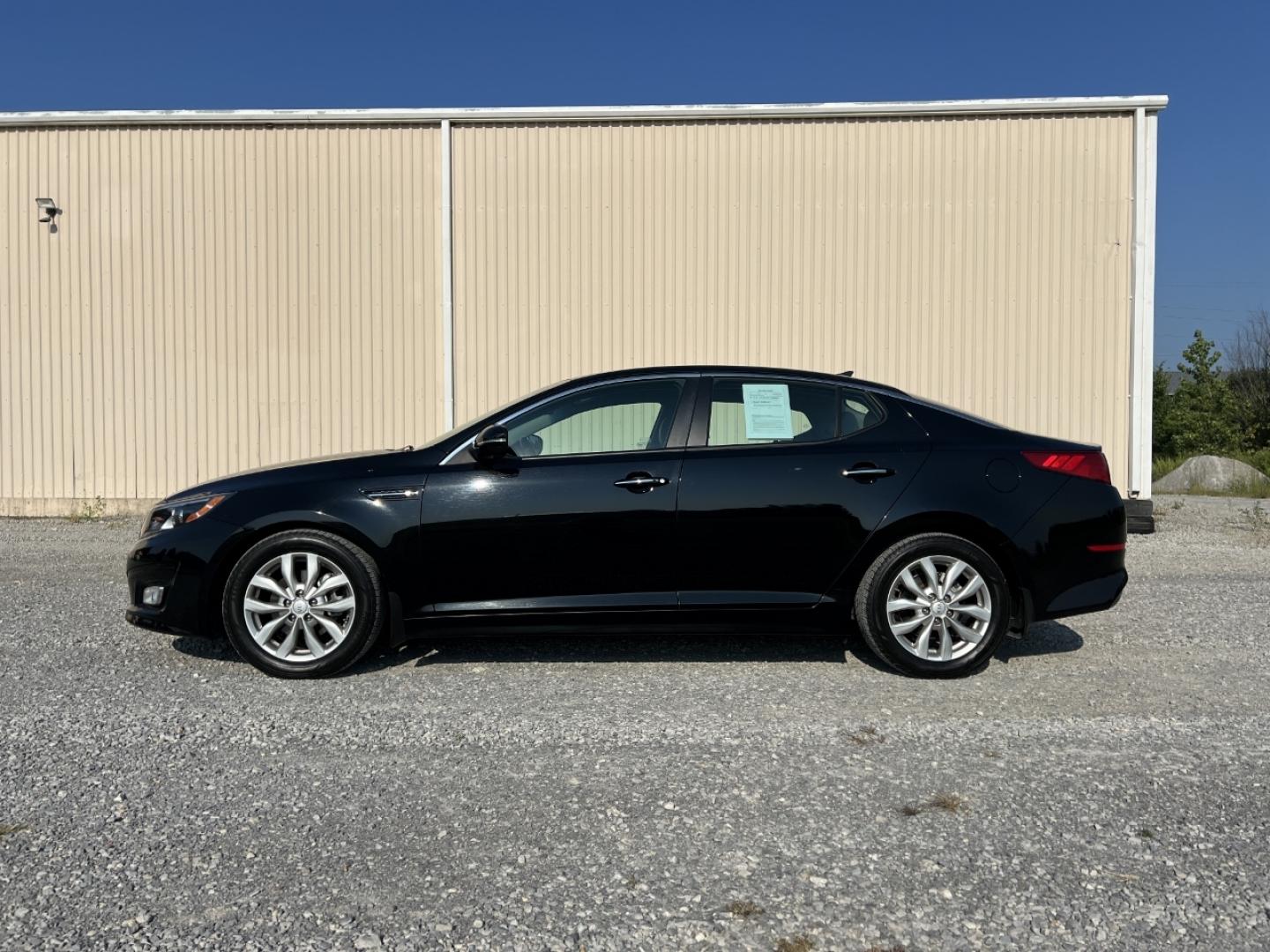 2015 BLACK /Gray Leather Kia Optima EX (5XXGN4A79FG) with an 2.4L 4 Cyl. engine, Automatic transmission, located at 2990 Old Orchard Rd., Jackson, MO, 63755, 37.354214, -89.612106 - We have financing available and we accept trades! Fill out a credit application on our website or come by today! If you have any questions, give us a call at (573) 204-7777 or visit our website at firstautocredit.com. - Photo#6